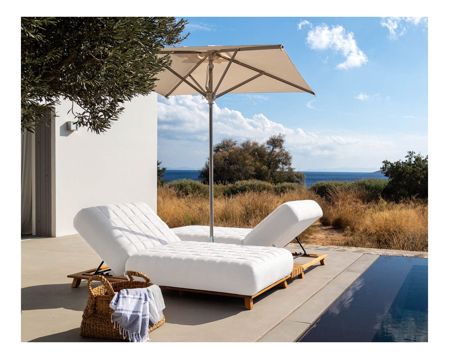 Poltrona lounge "Lombok" ultra-confortevole in tessuto Sunbrella teak bianco sporco