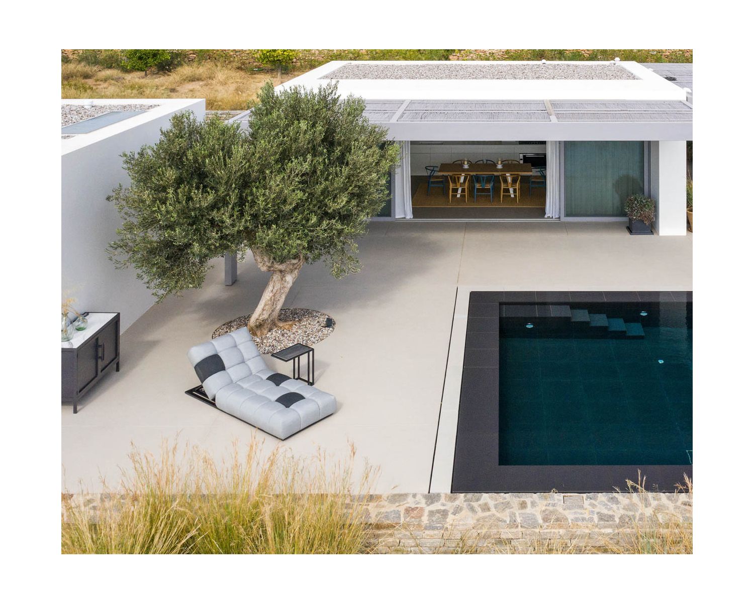 Lettino in tessuto Sunbrella grigio chiaro e scuro "Lazy Beach"