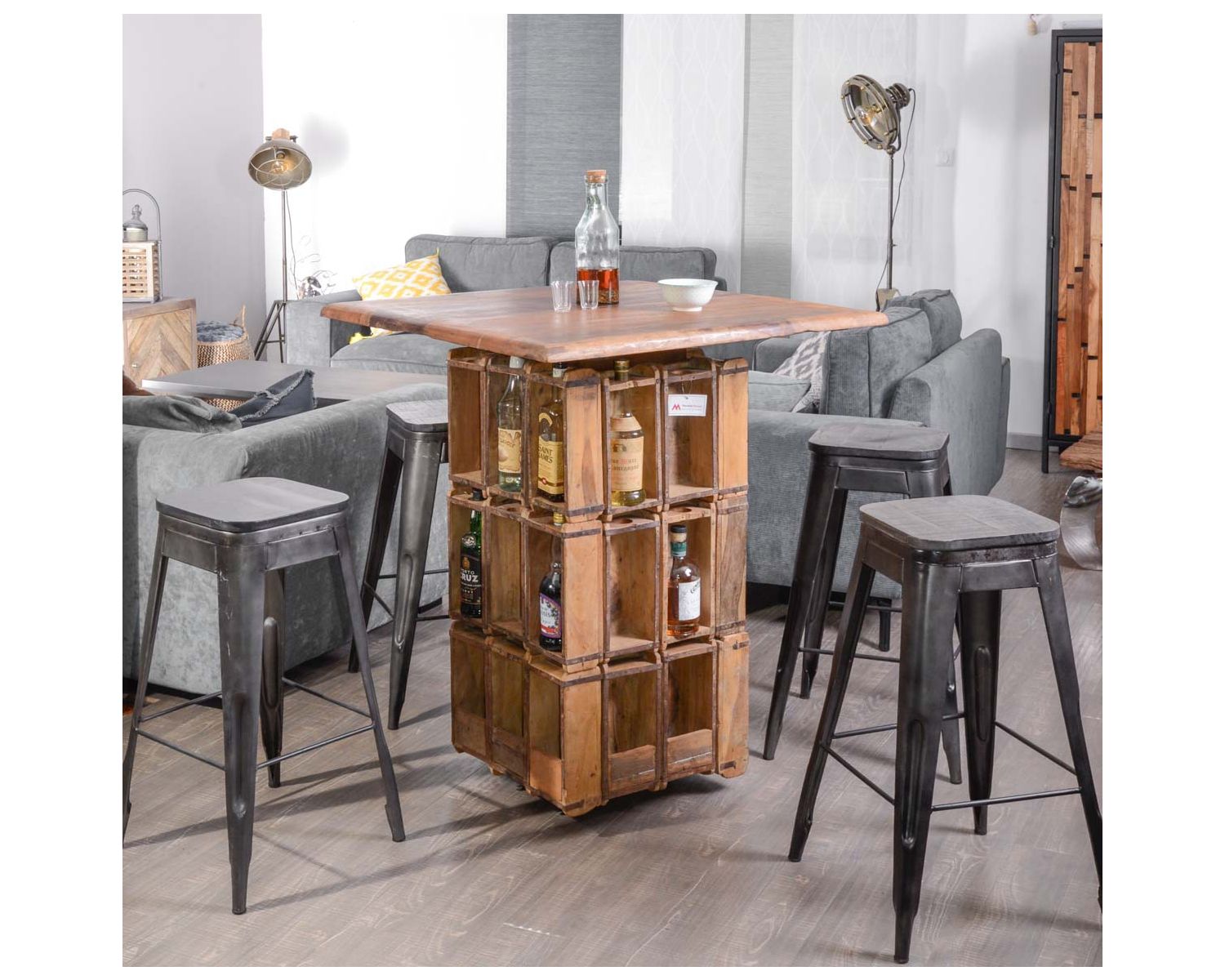 Snack bar in legno esotico riciclato su ruote nepalesi