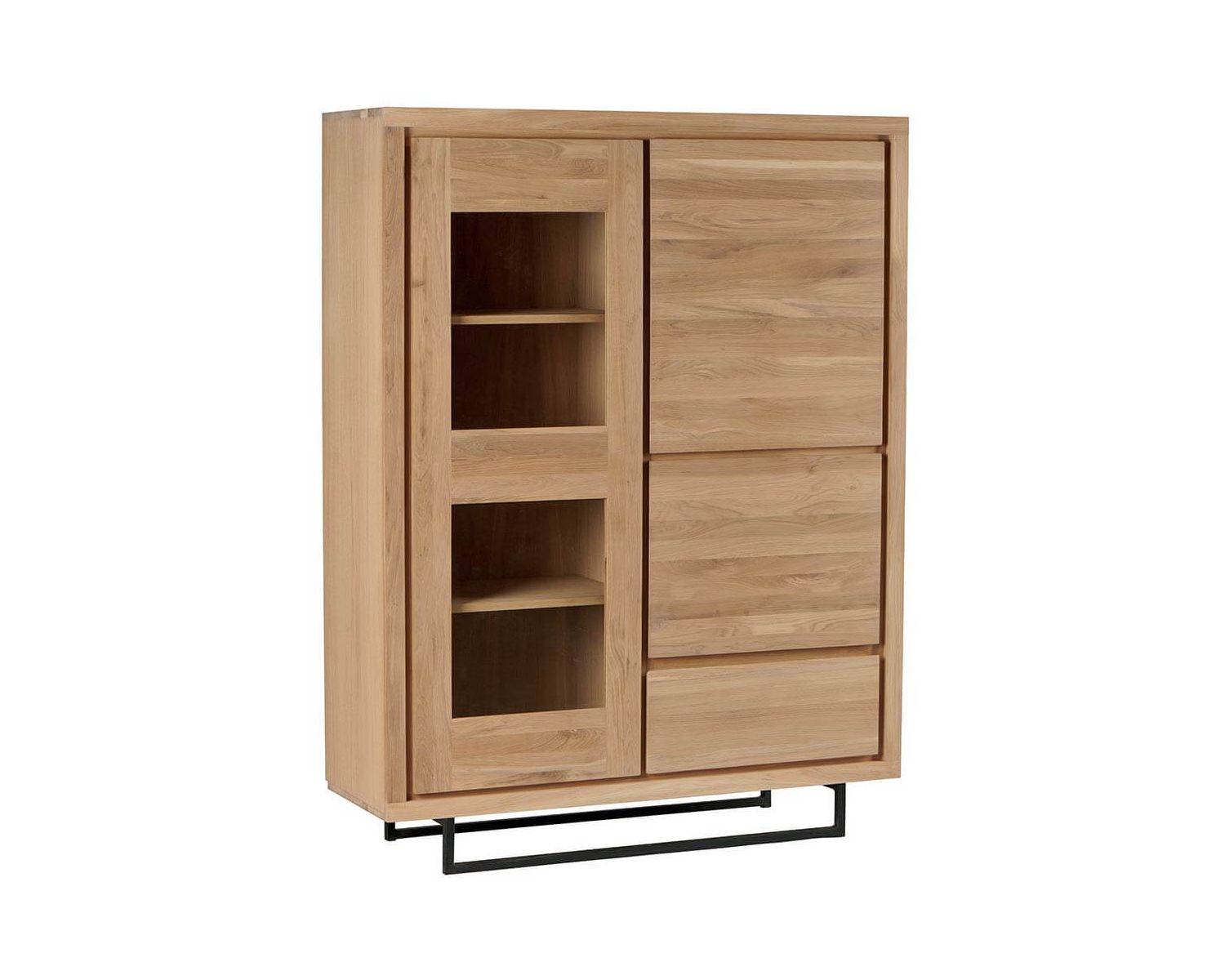 Credenza alta "Ripley" in rovere naturale massiccio, metallo nero e vetro