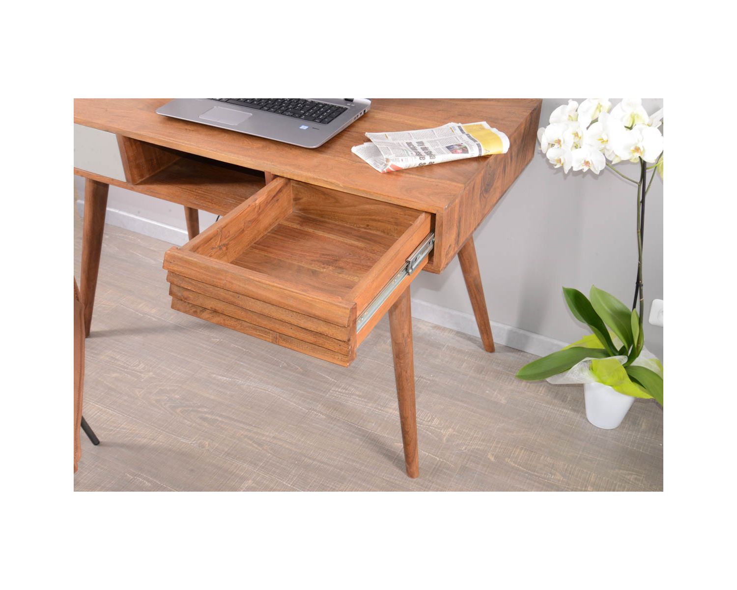 Scrivania scandinava in palissandro "Vintage grey" con cassetto bianco