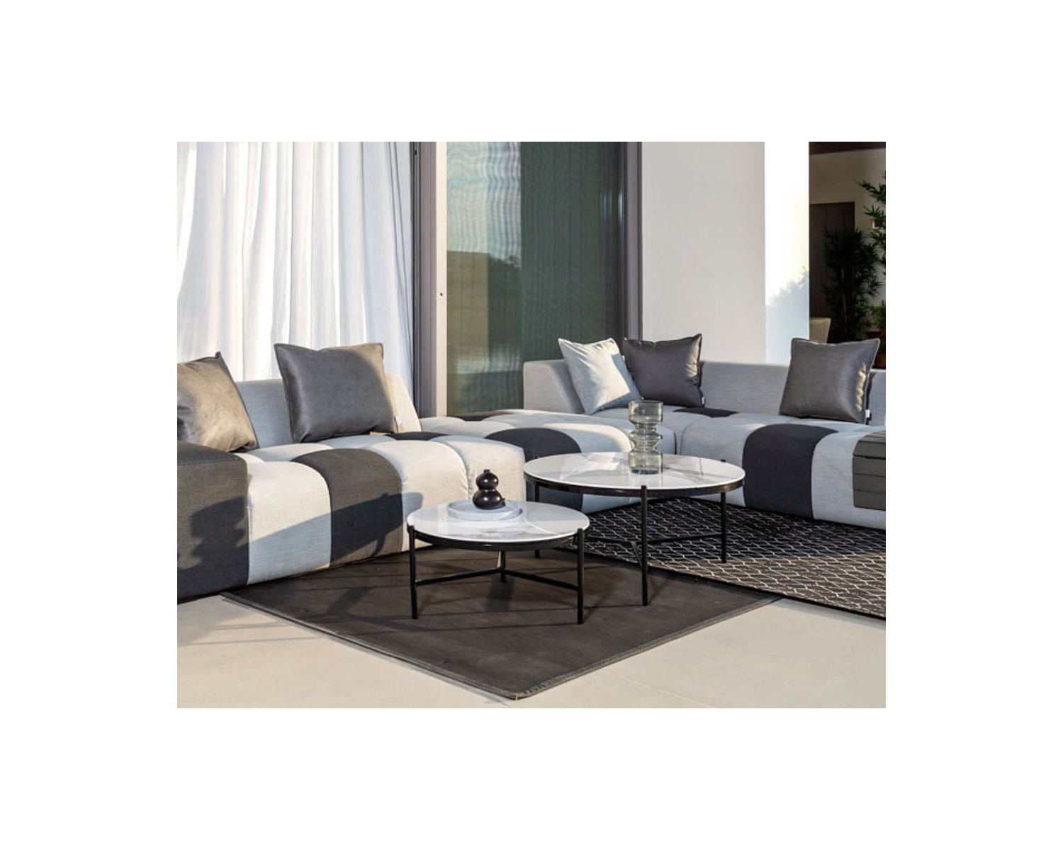 Pouf quadrato "Lazy Beach" in tessuto Sunbrella bicolore grigio