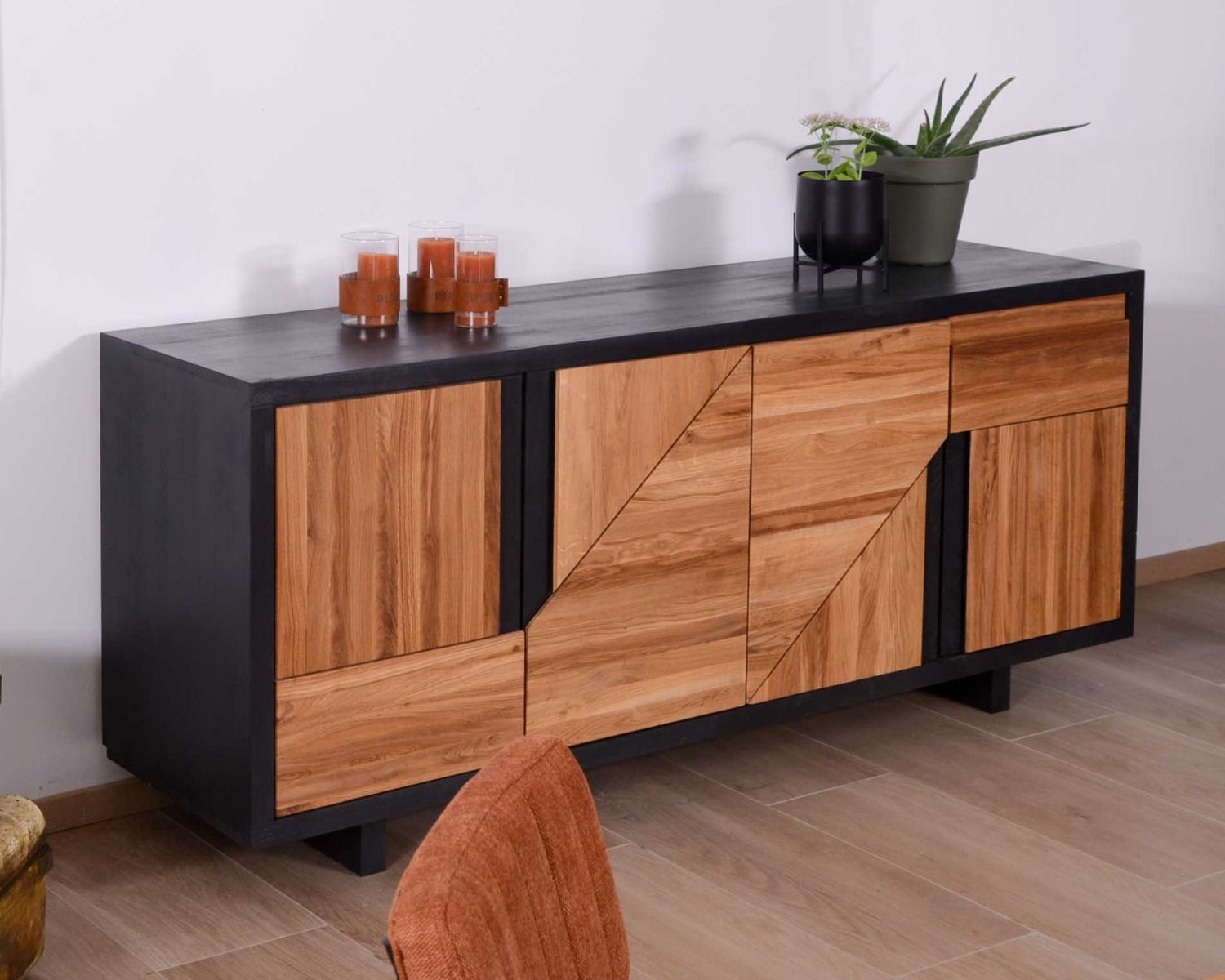 Credenza "Flix" nera e legno in stile contemporaneo a 4 ante e 1 cassetto