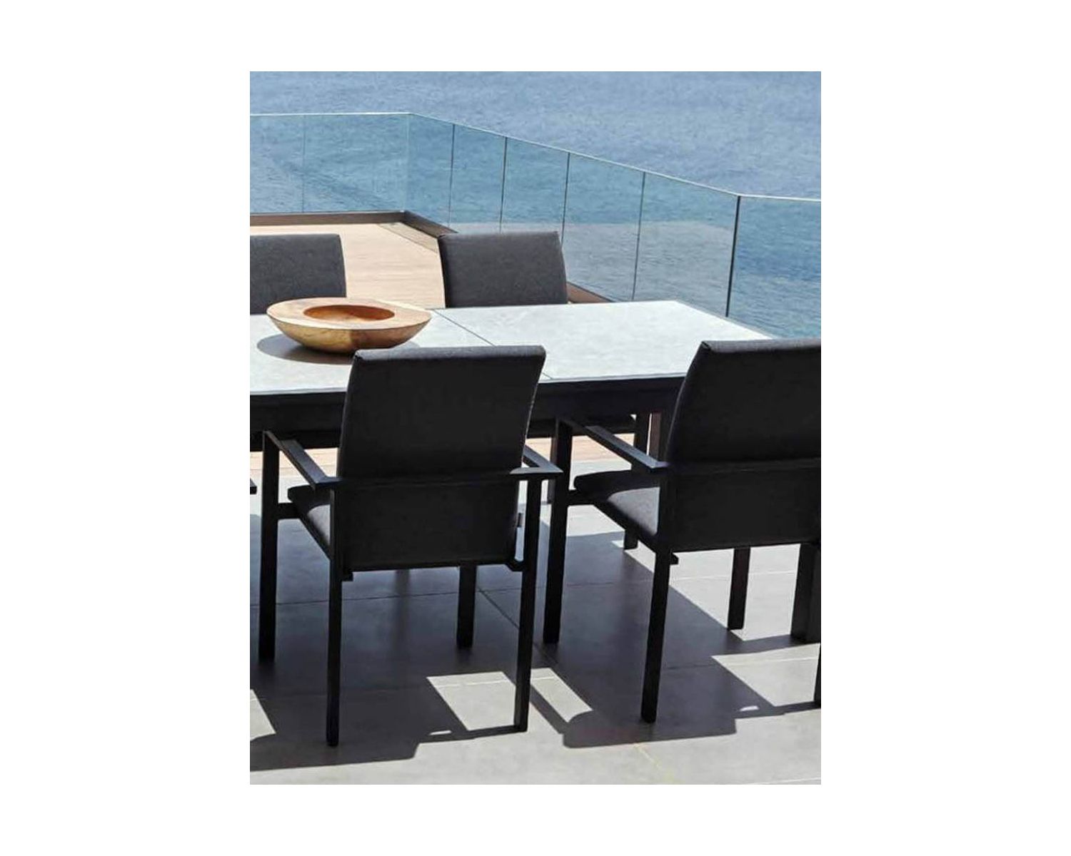 Sedia da esterno nera con tessuto Sunbrella "Terrasse