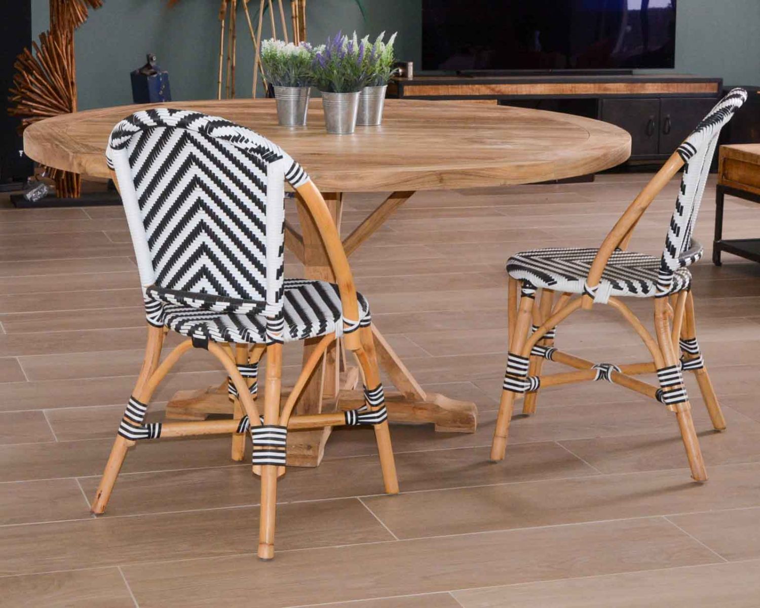 Sedia da giardino in stile bistrot in rattan bianco e nero "Biarritz"