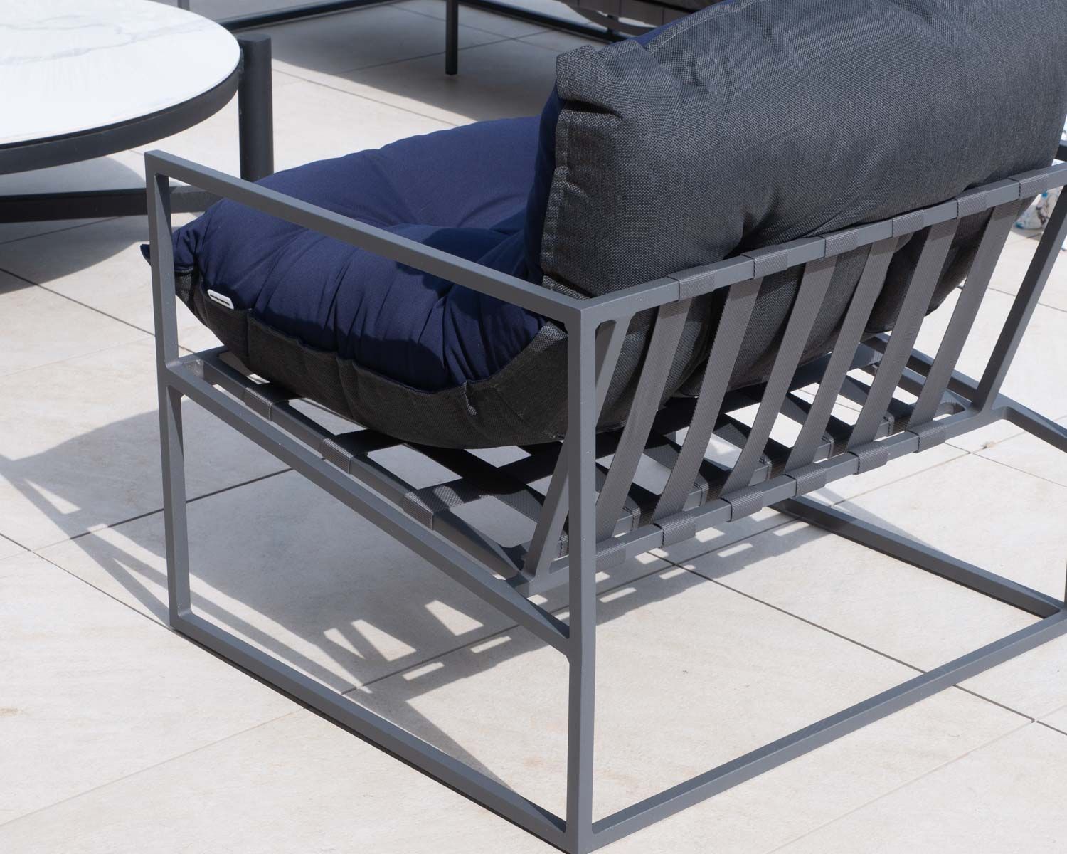 Poltrona da giardino chic e confortevole "Maluku Island" in alluminio blu scuro e grigio