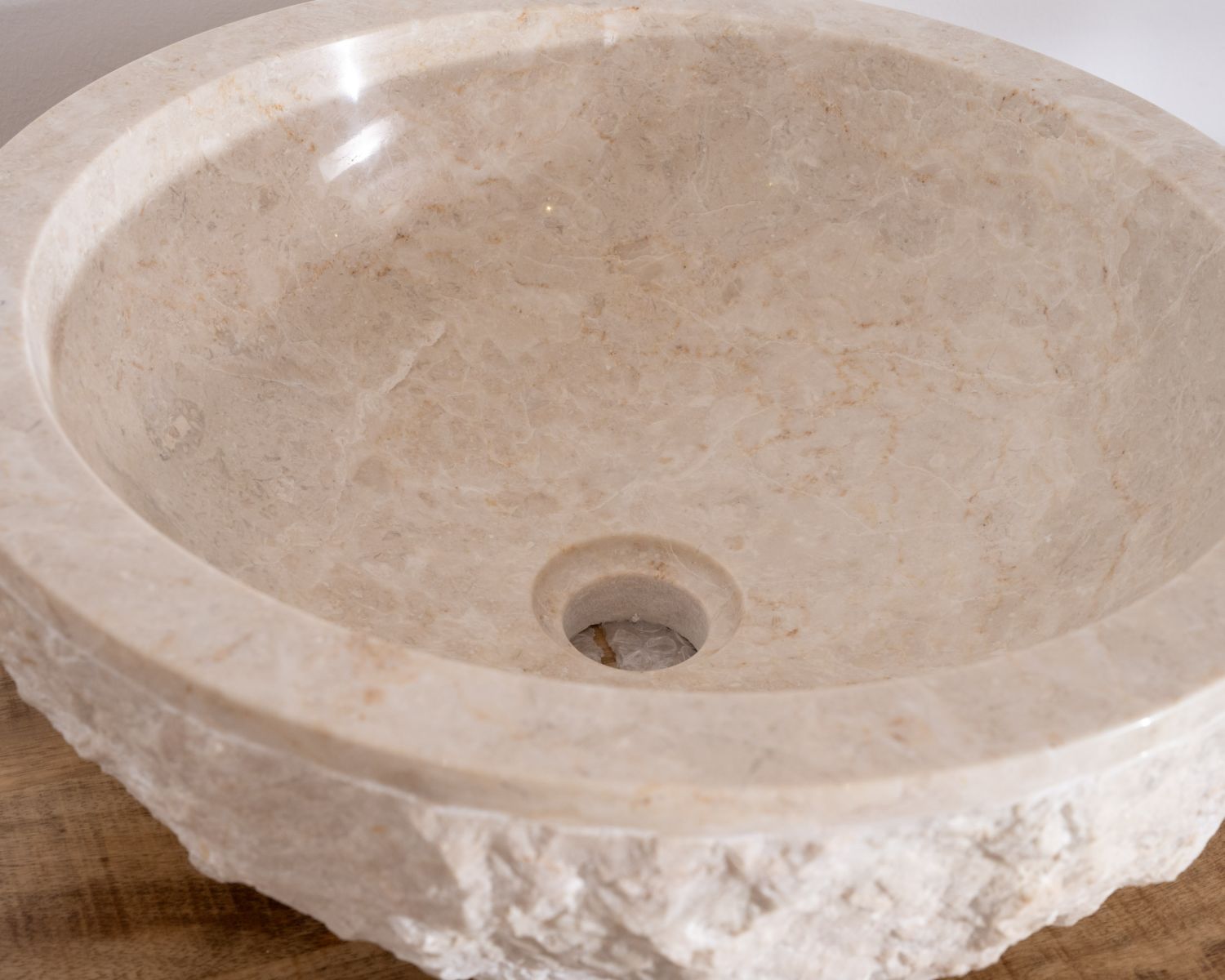 Vasca rotonda da 40 cm in marmo bianco "Stone" con finitura ruvida all'esterno