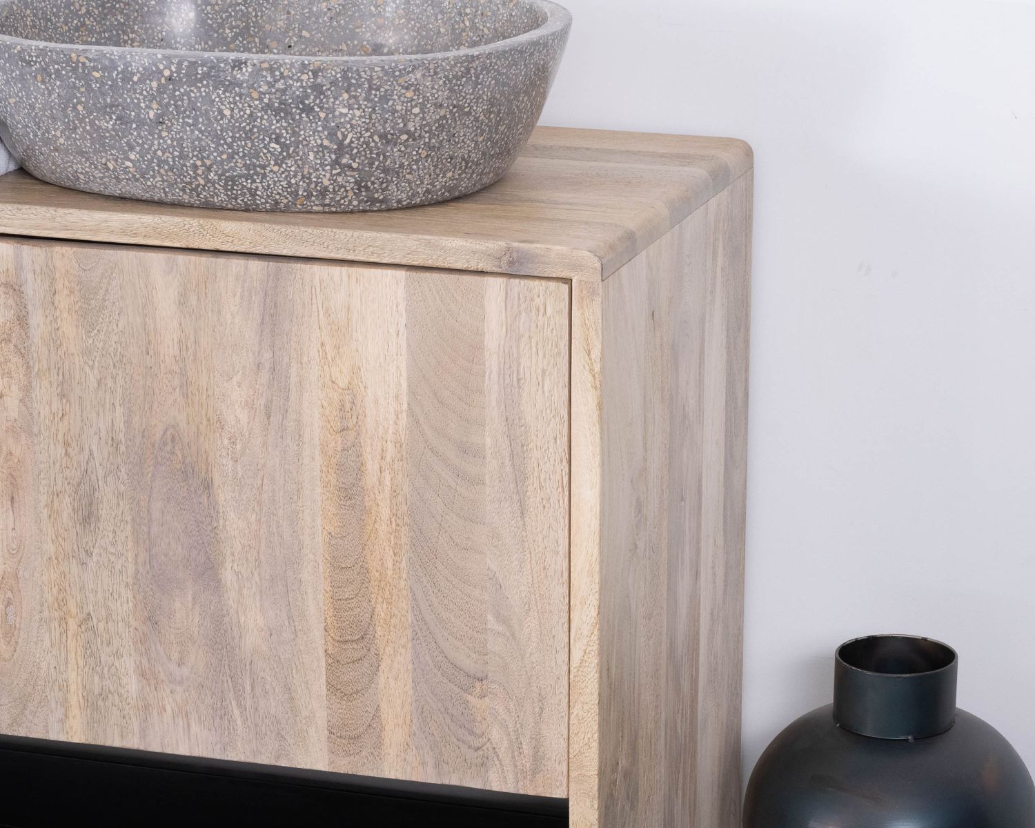 Mobiletto "Nani" 120 cm in legno naturale e nero con grande nicchia