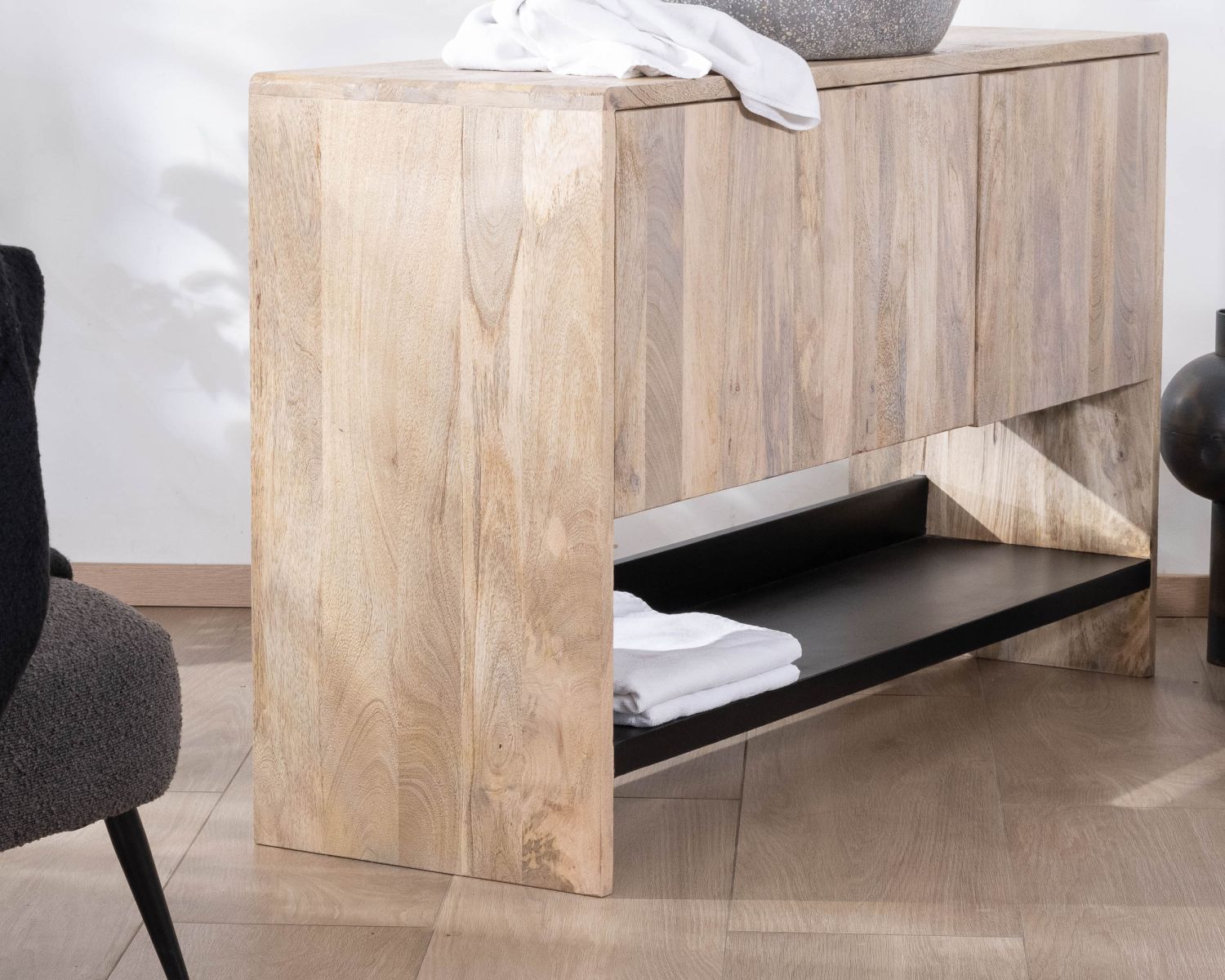 Mobiletto "Nani" 120 cm in legno naturale e nero con grande nicchia