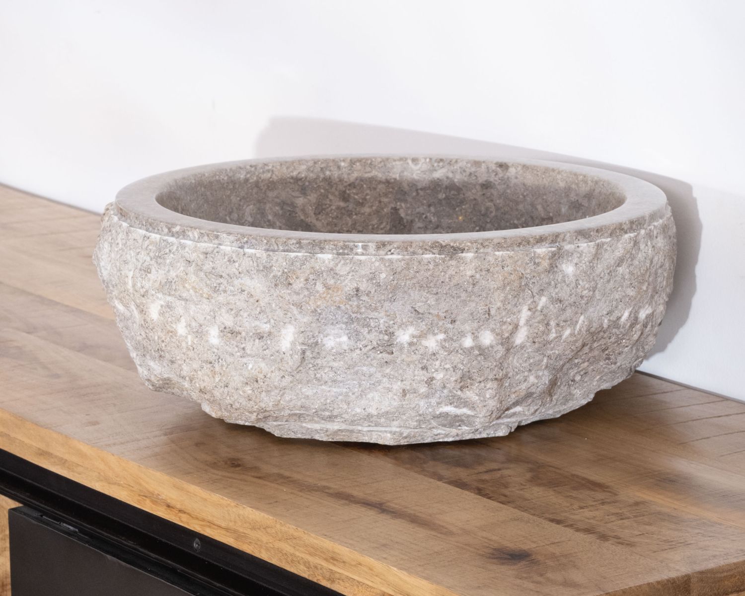 Bacino rotondo "Stone" in marmo grigio esterno grezzo e strutturato, diametro 40 cm