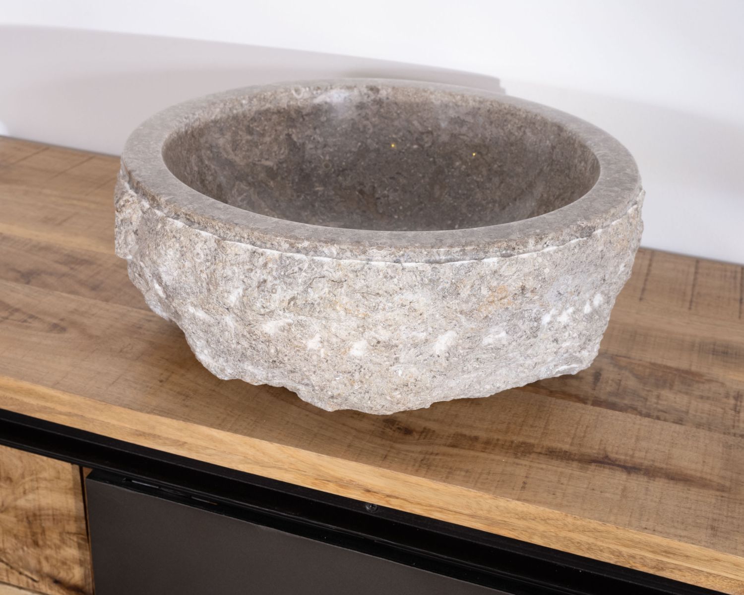 Bacino rotondo "Stone" in marmo grigio esterno grezzo e strutturato, diametro 40 cm