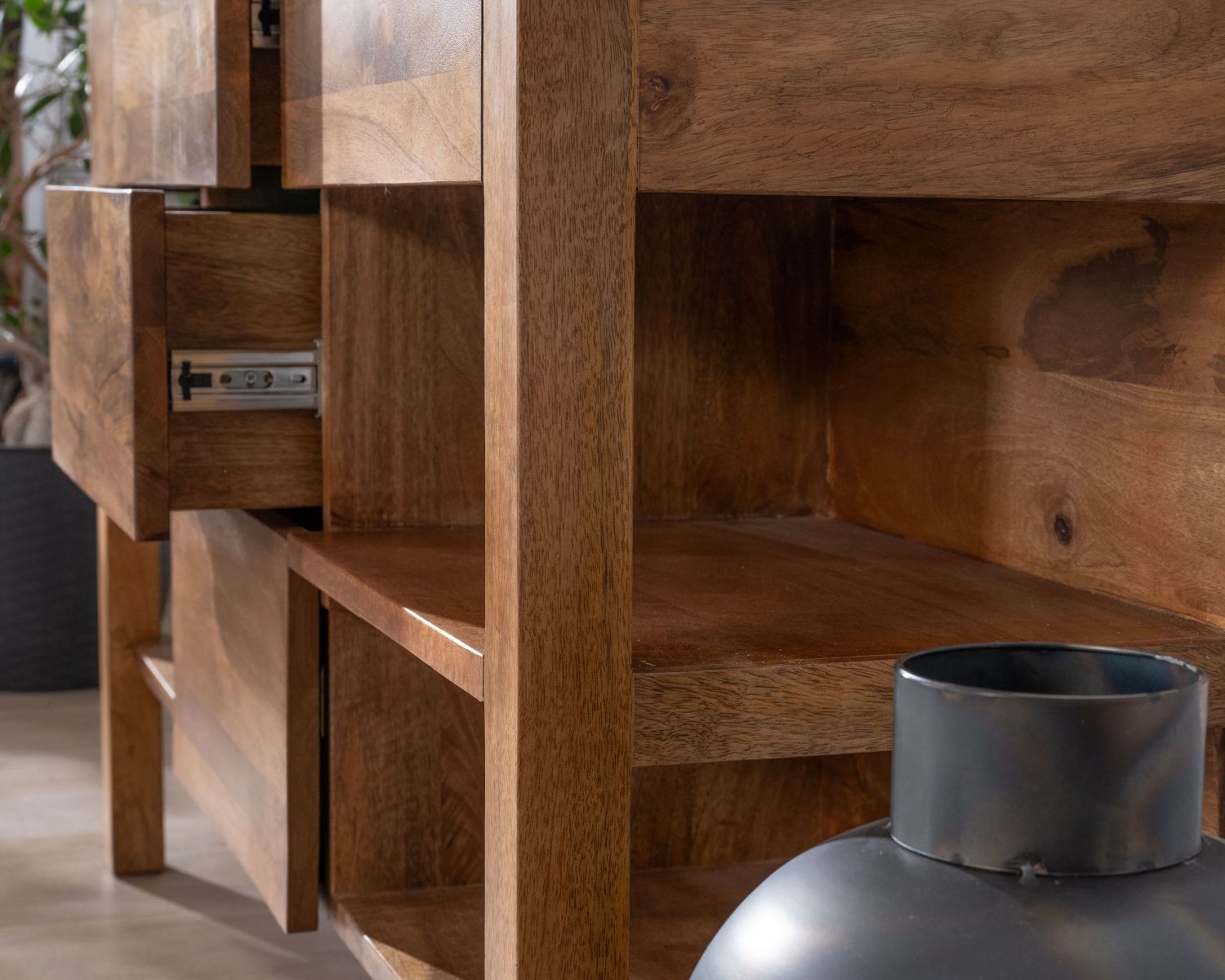 Mobile da bagno doppio "Kahiko" in legno di mango scuro da 140 cm con nicchie e cassetti