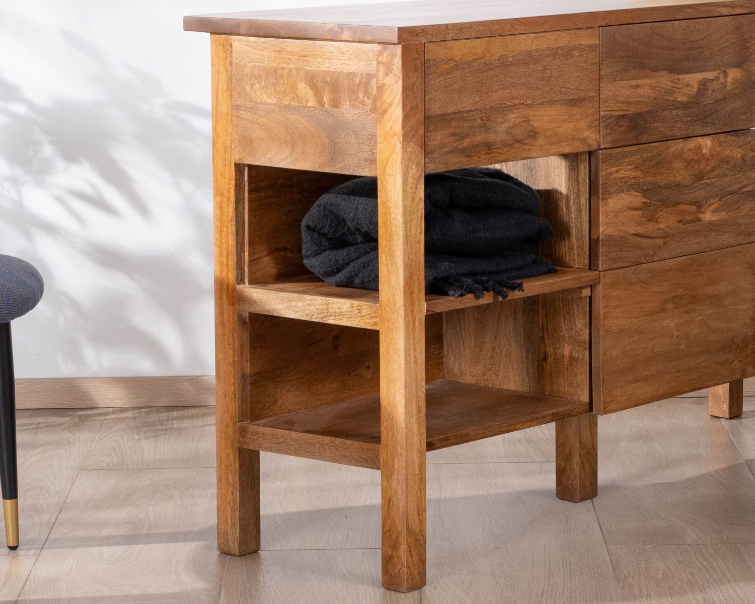 Mobile da bagno doppio "Kahiko" in legno di mango scuro da 140 cm con nicchie e cassetti