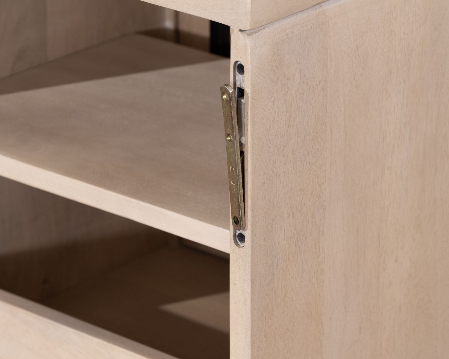 Mobiletto sospeso "Nani" da 140 cm in mango sbiancato con frontali bi-testurizzati