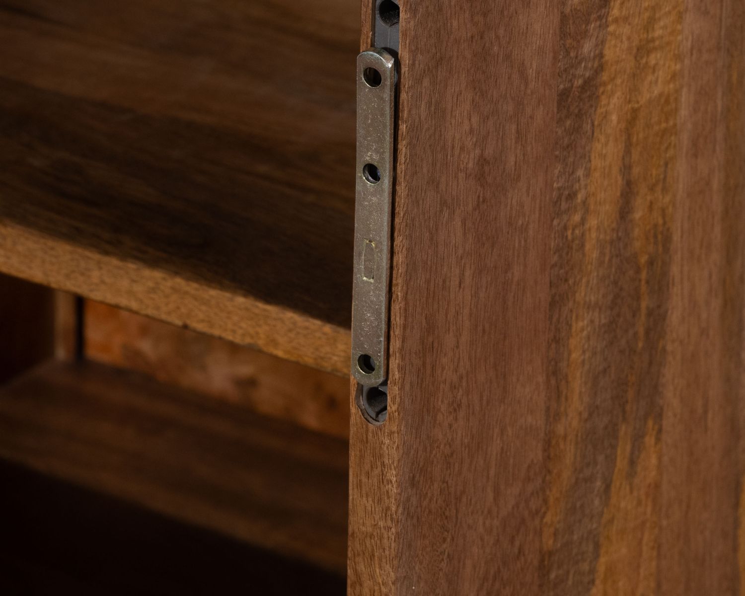 Mobiletto sospeso "Nani" da 120 cm in mango scuro con frontali bicolore