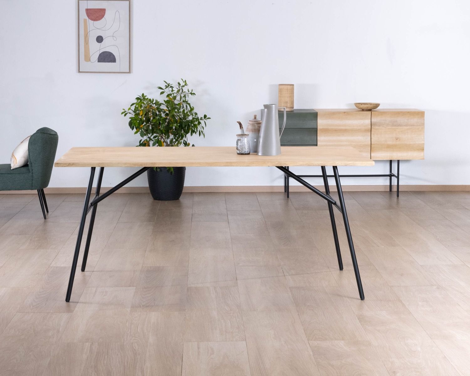 Elegante tavolo da pranzo in stile japandi "Elegancy" con piano in legno e gambe in metallo