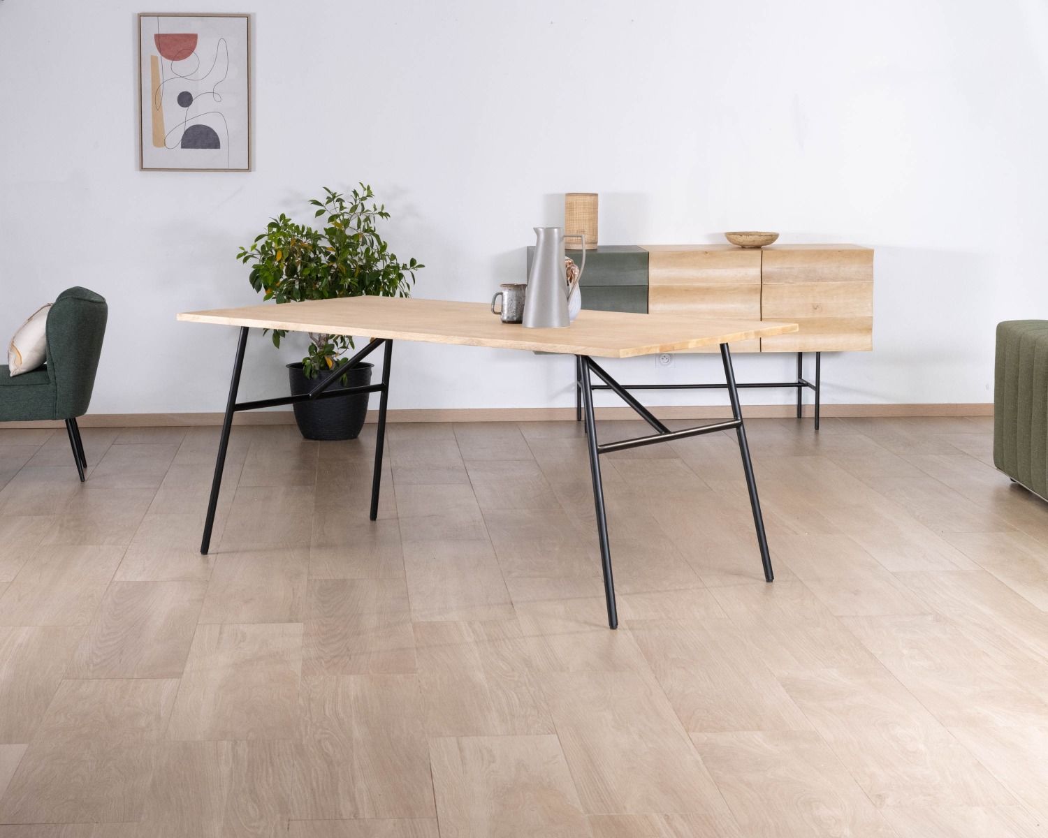 Elegante tavolo da pranzo in stile japandi "Elegancy" con piano in legno e gambe in metallo