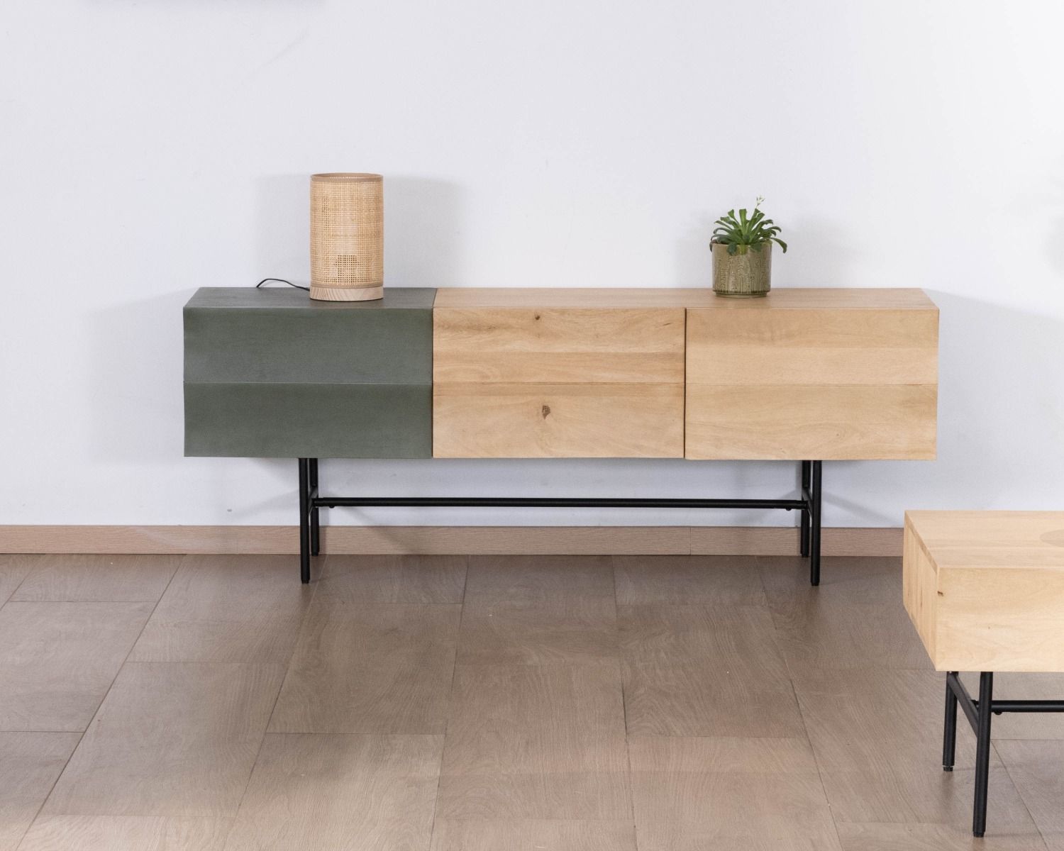 Porta TV di design "Elegancy" da 150 cm in legno bicolore e metallo nero