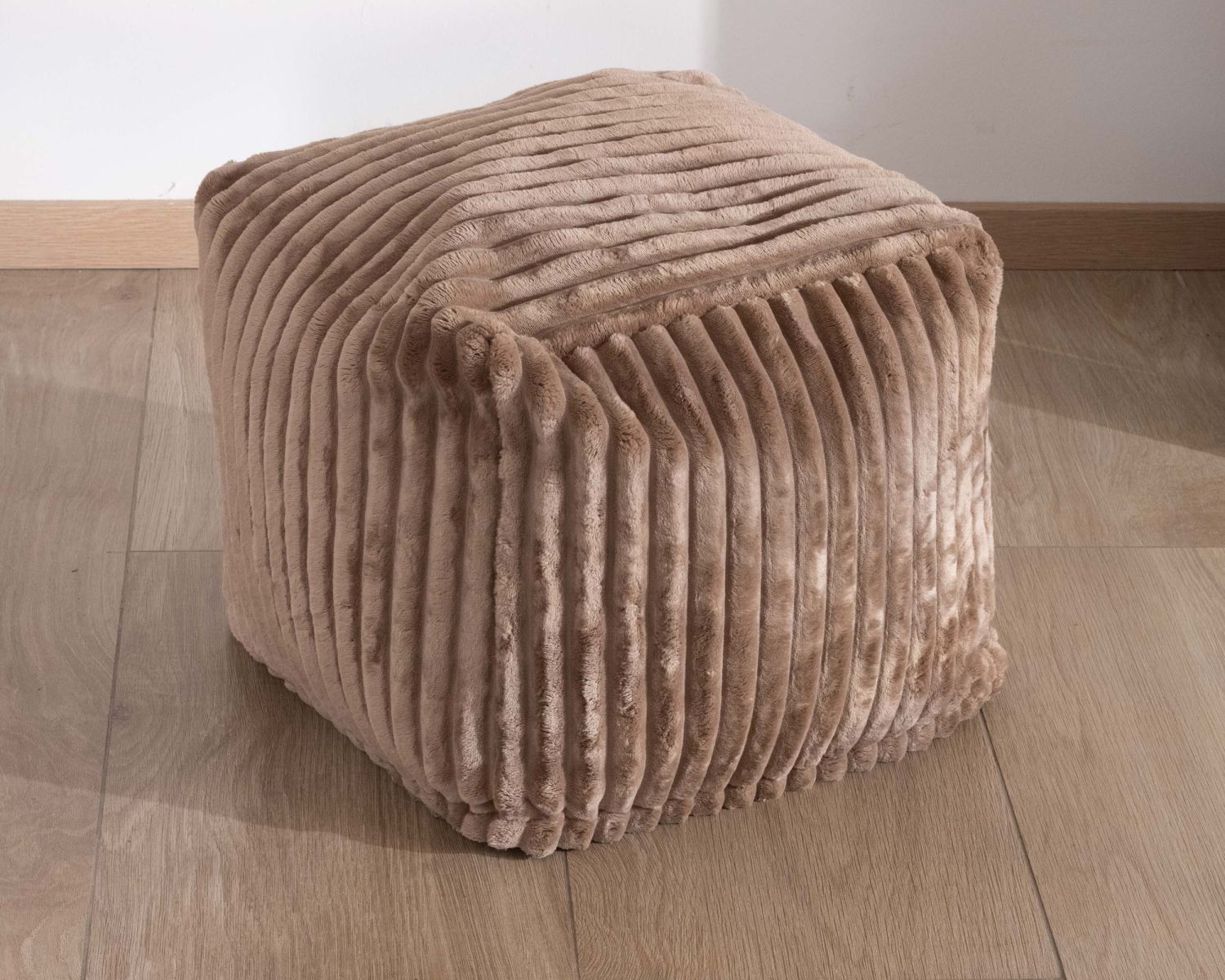 Pouf quadrato piccolo "Lizard" in velluto cammello