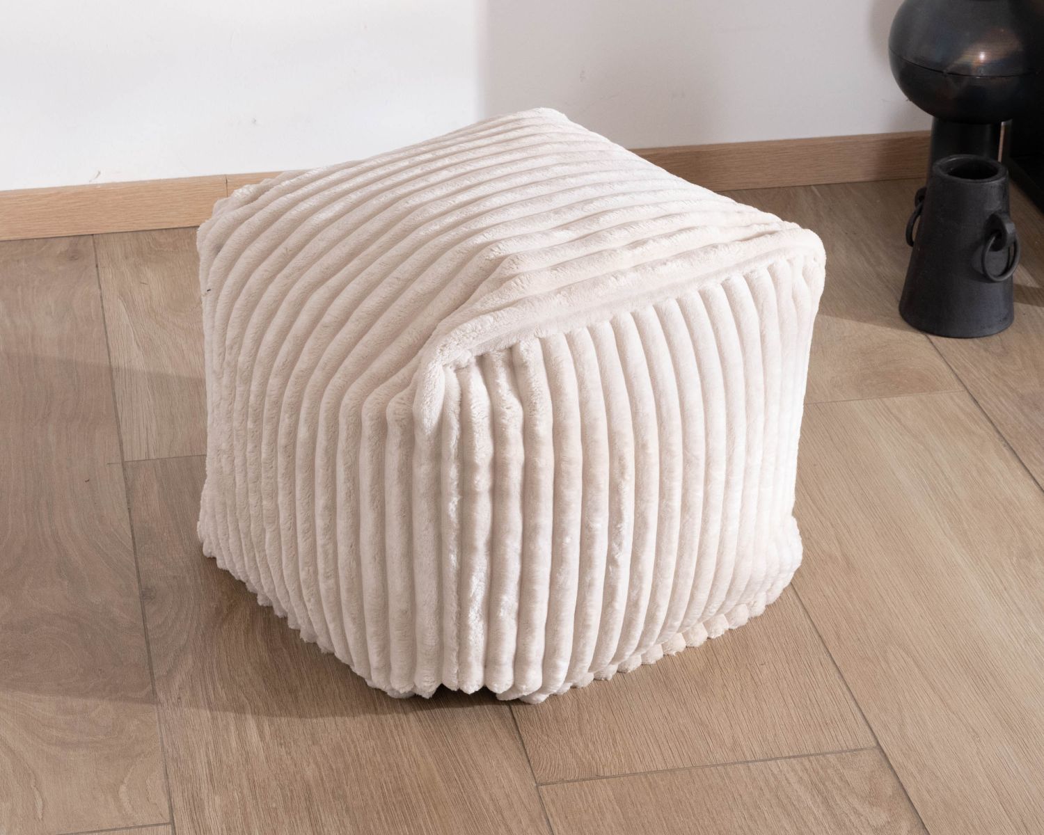 Pouf a cubo in velluto bianco "Lizard"