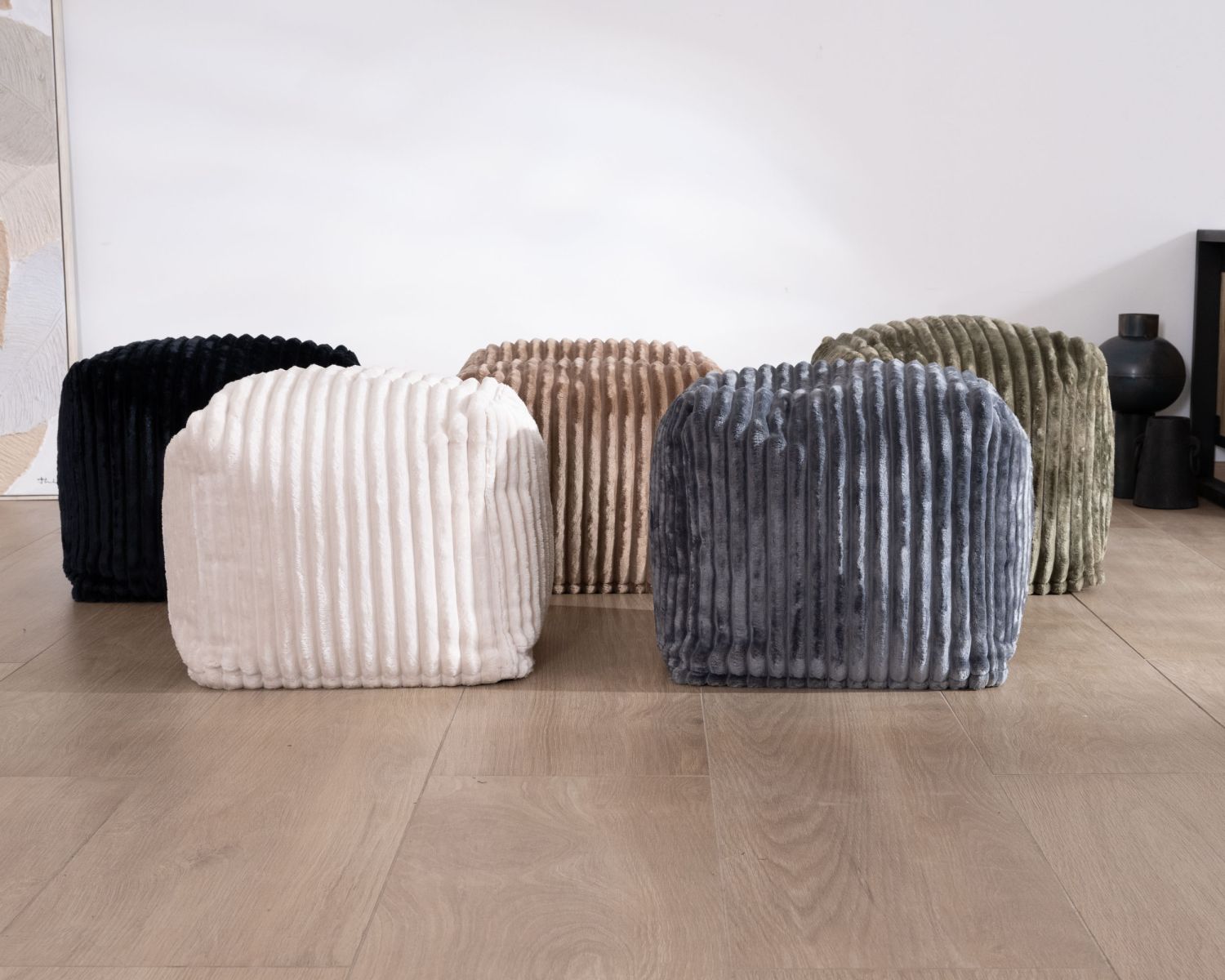 Pouf cubo "Lizard" in velluto a coste color cachi