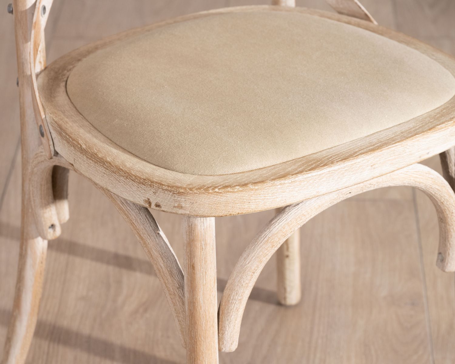 Sedia da pranzo bistrot in rovere "Brosti" con seduta in tessuto