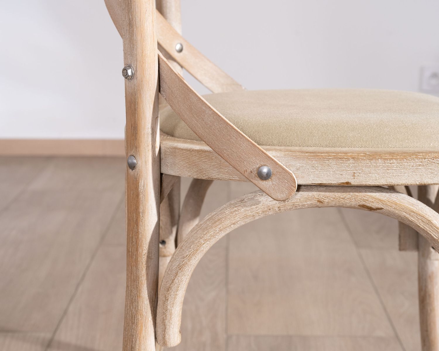 Sedia da pranzo bistrot in rovere "Brosti" con seduta in tessuto