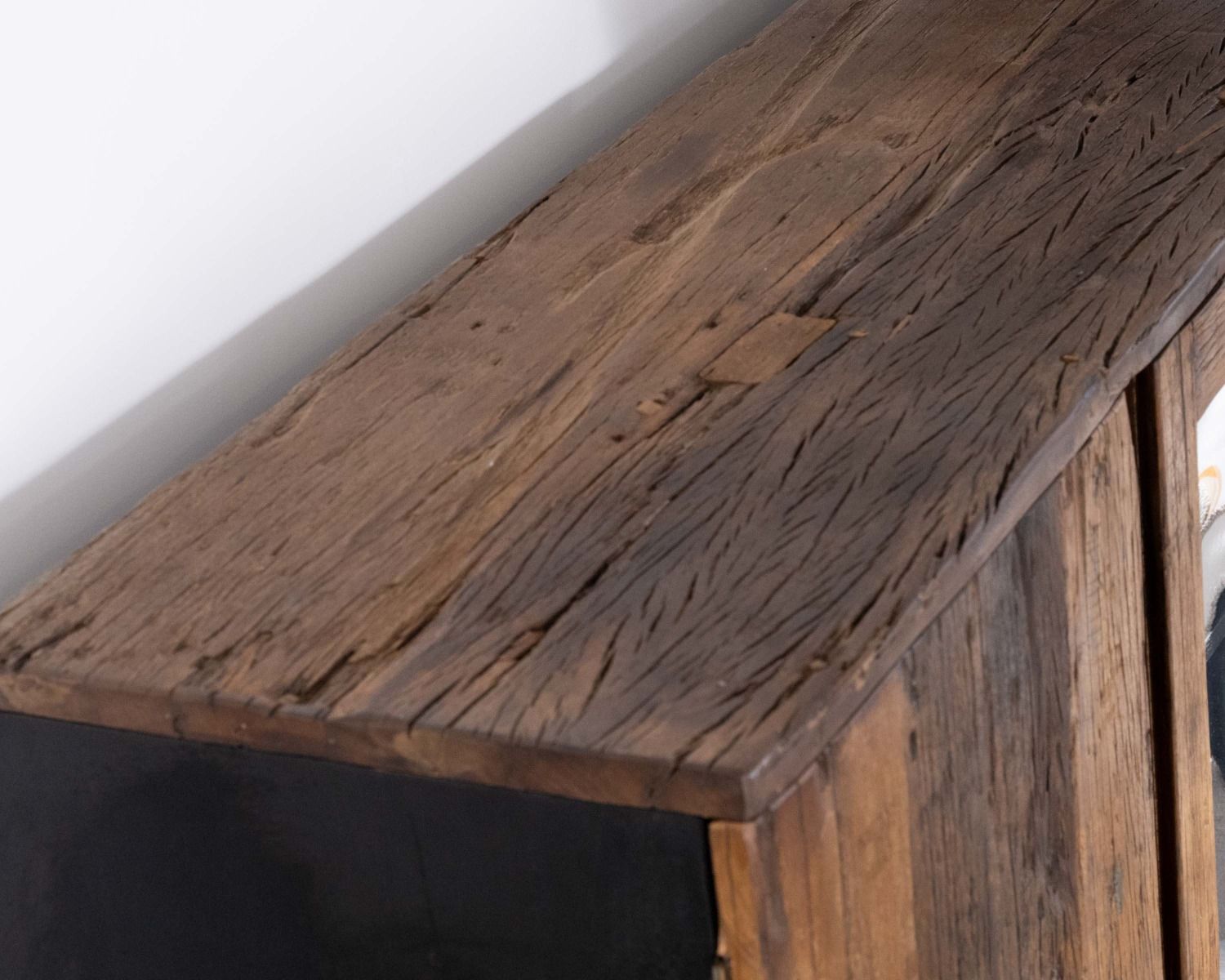 Credenza in acacia in stile retrò con vetrina "Cachou Chic