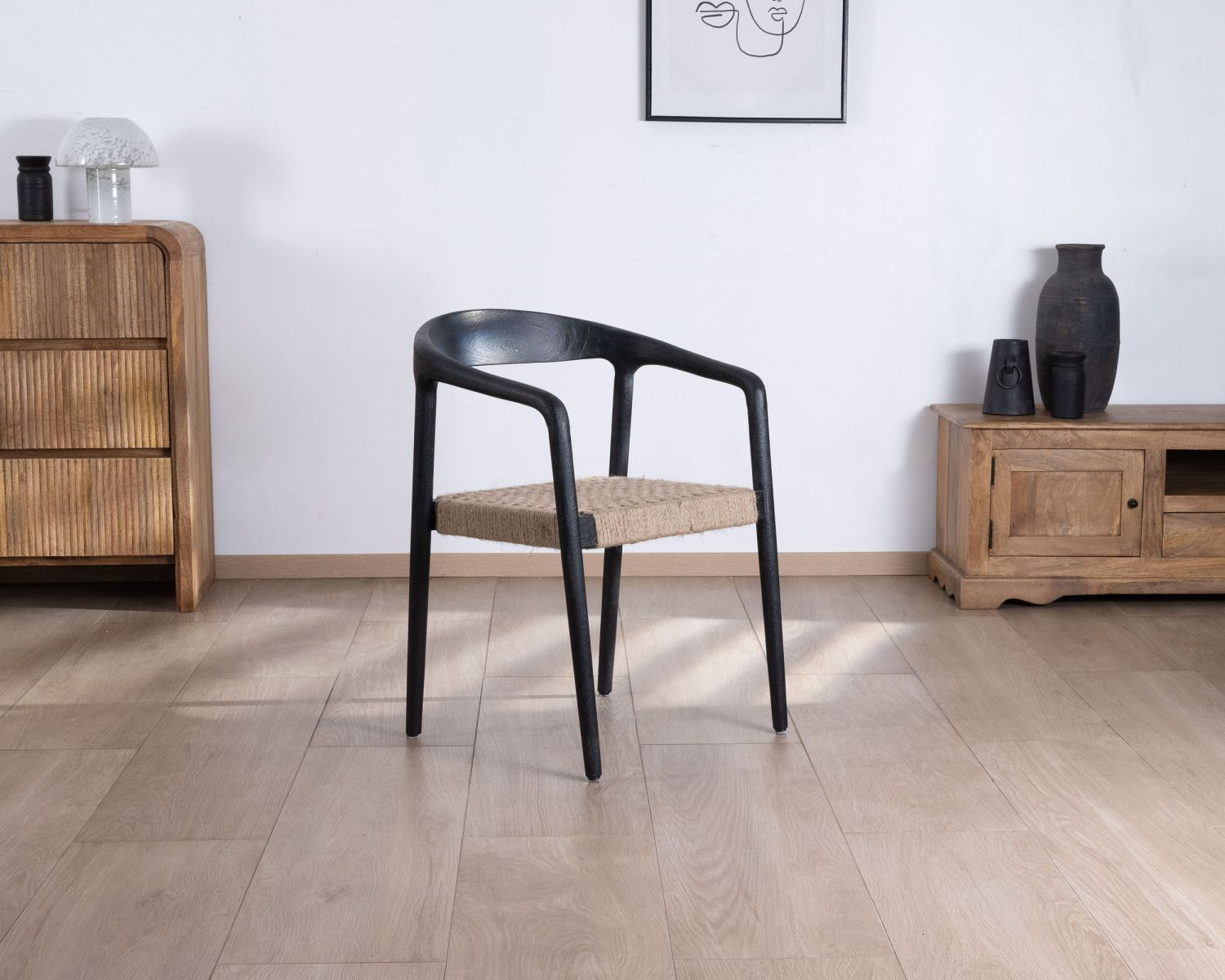 Set di 2 sedie di design "Vogue" in legno nero e seduta in juta intrecciata