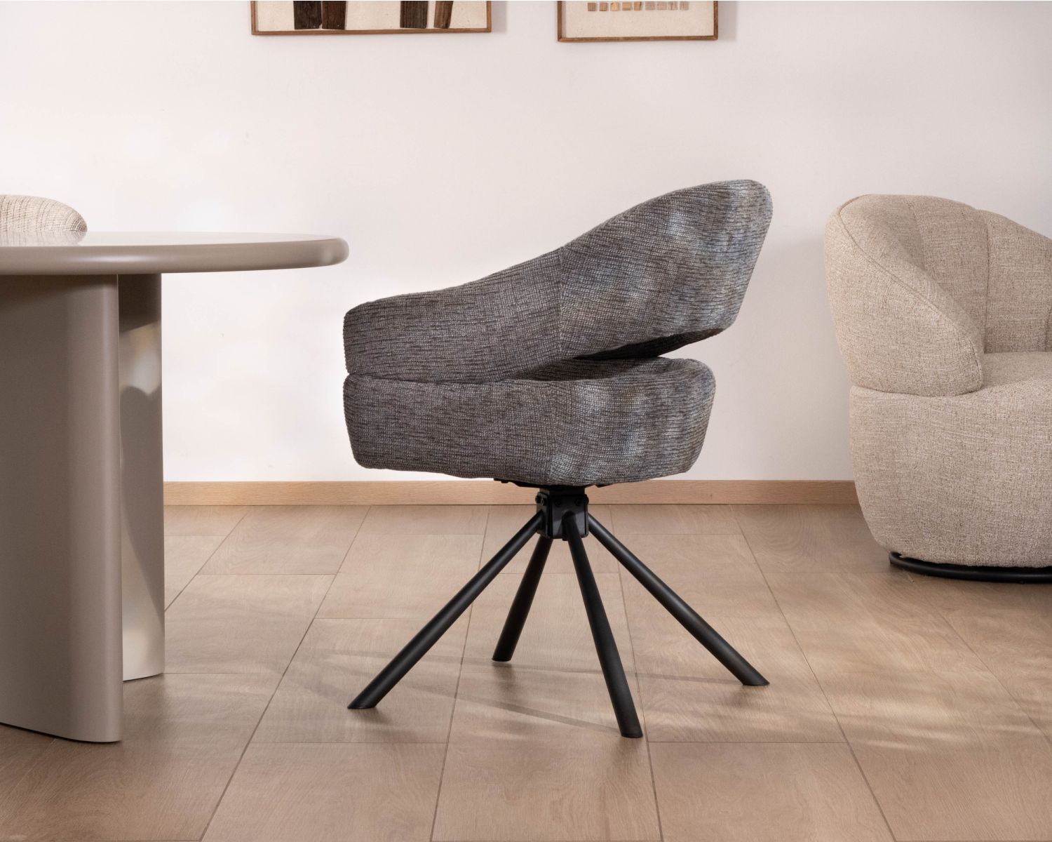 Set di 2 sedie girevoli "Movy" con seduta avvolgente in tessuto boucle grigio