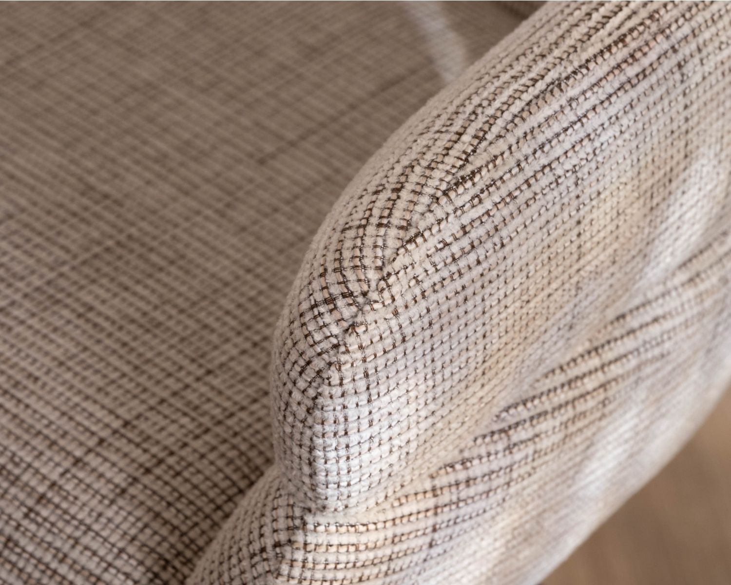 Set di 2 sedie girevoli "Movy" morbide e retro-contemporanee in tessuto intrecciato beige