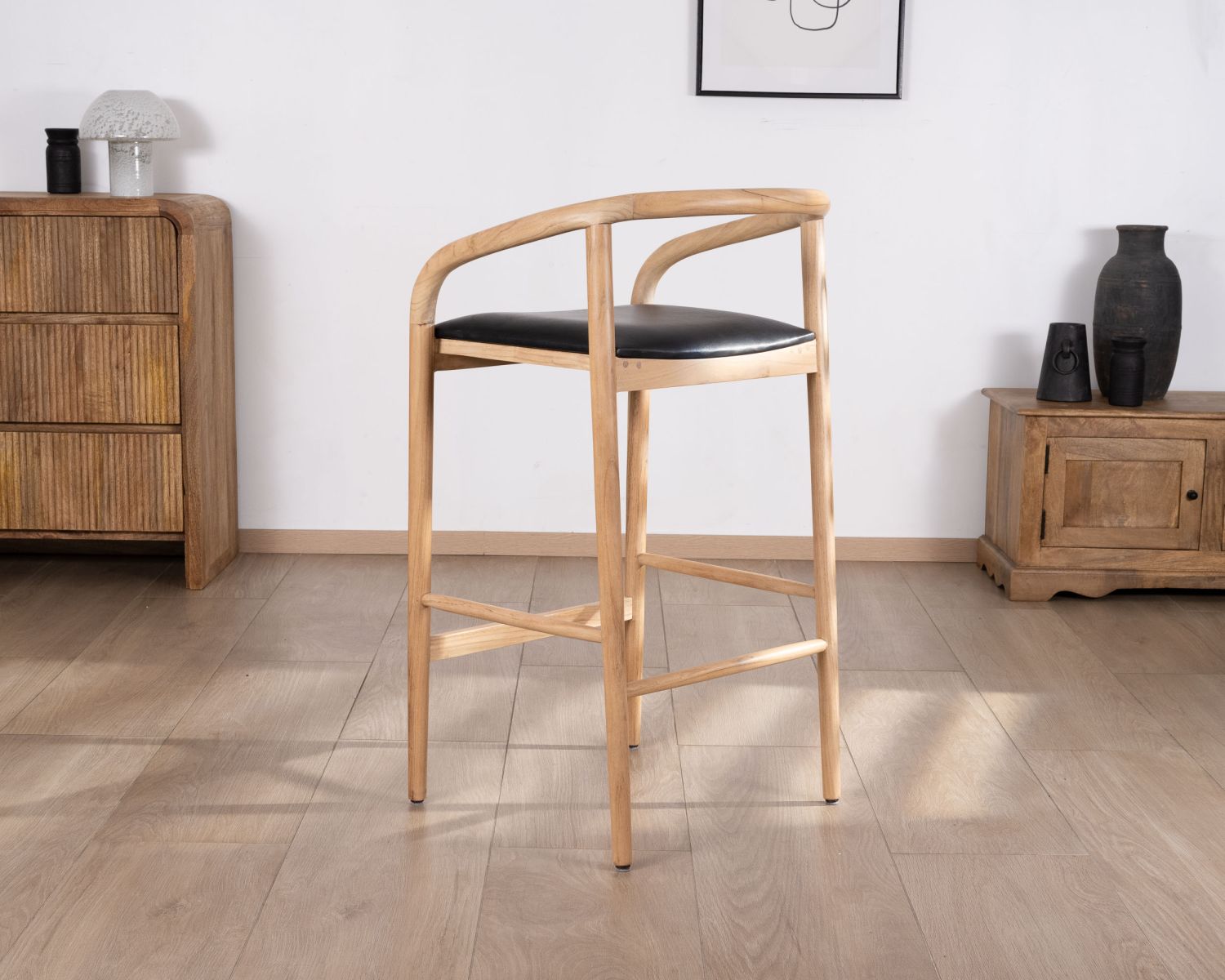 Sedia da bar "Vogue" in acacia naturale con seduta in PU nero