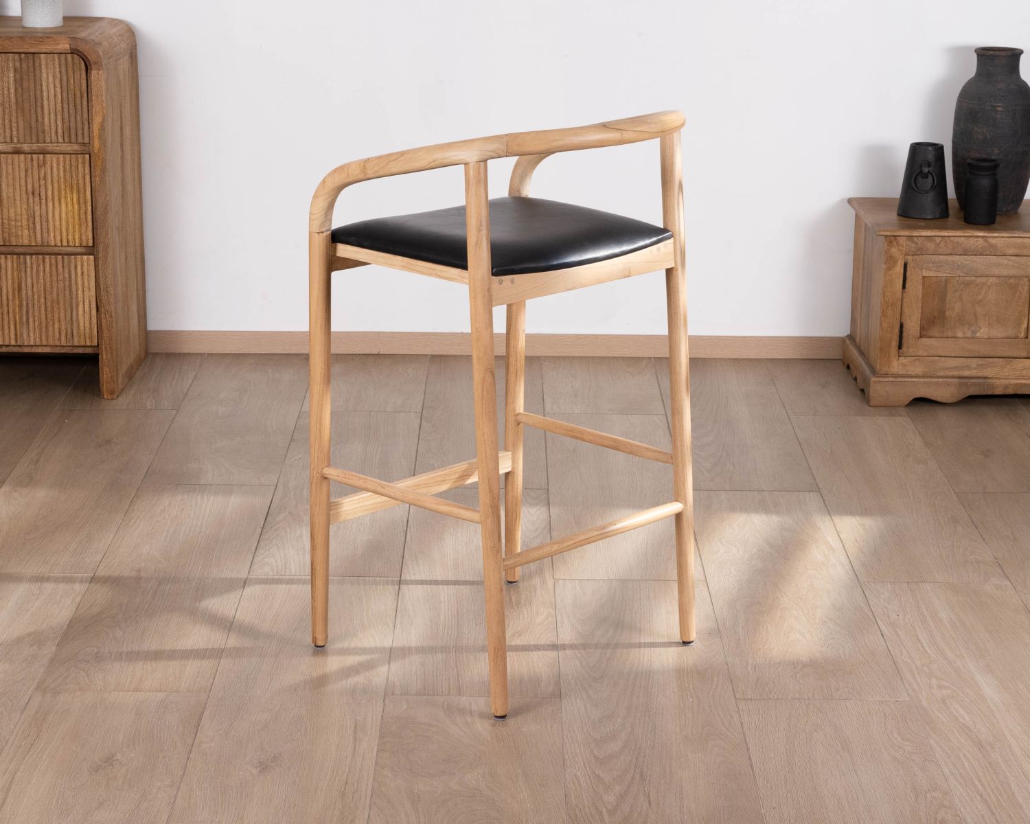 Sedia da bar "Vogue" in acacia naturale con seduta in PU nero