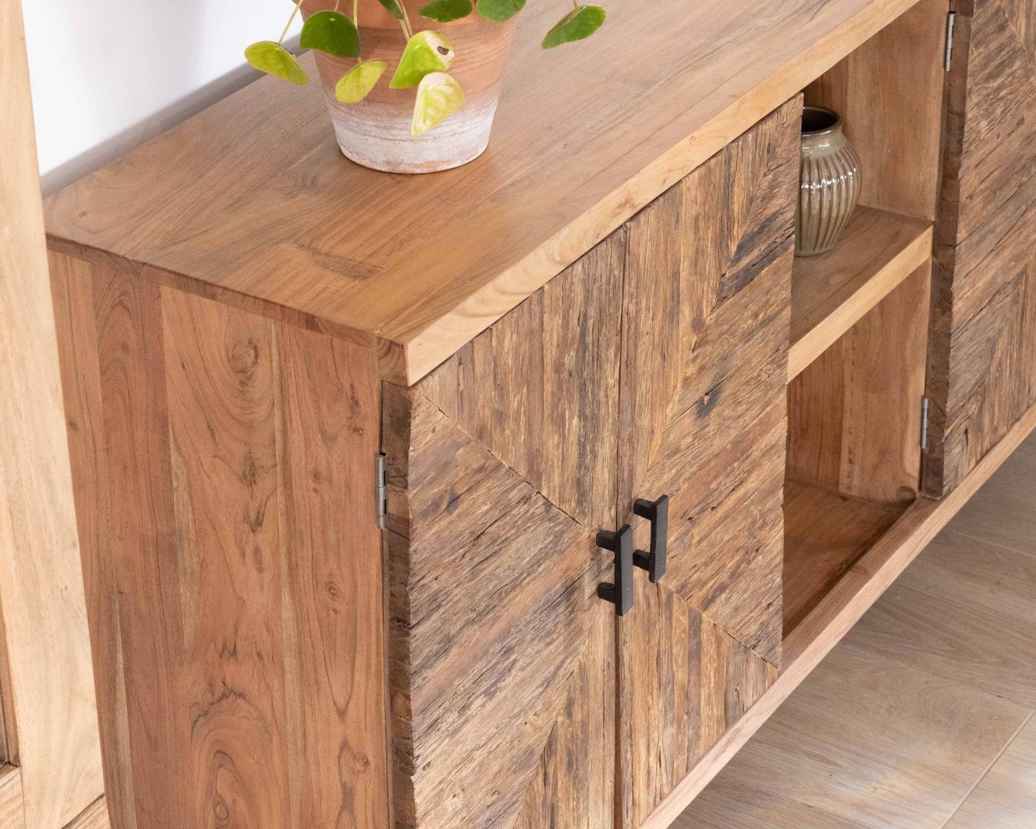 Grande credenza bassa in acacia massiccia di 175 cm in stile etnico "Géonidum