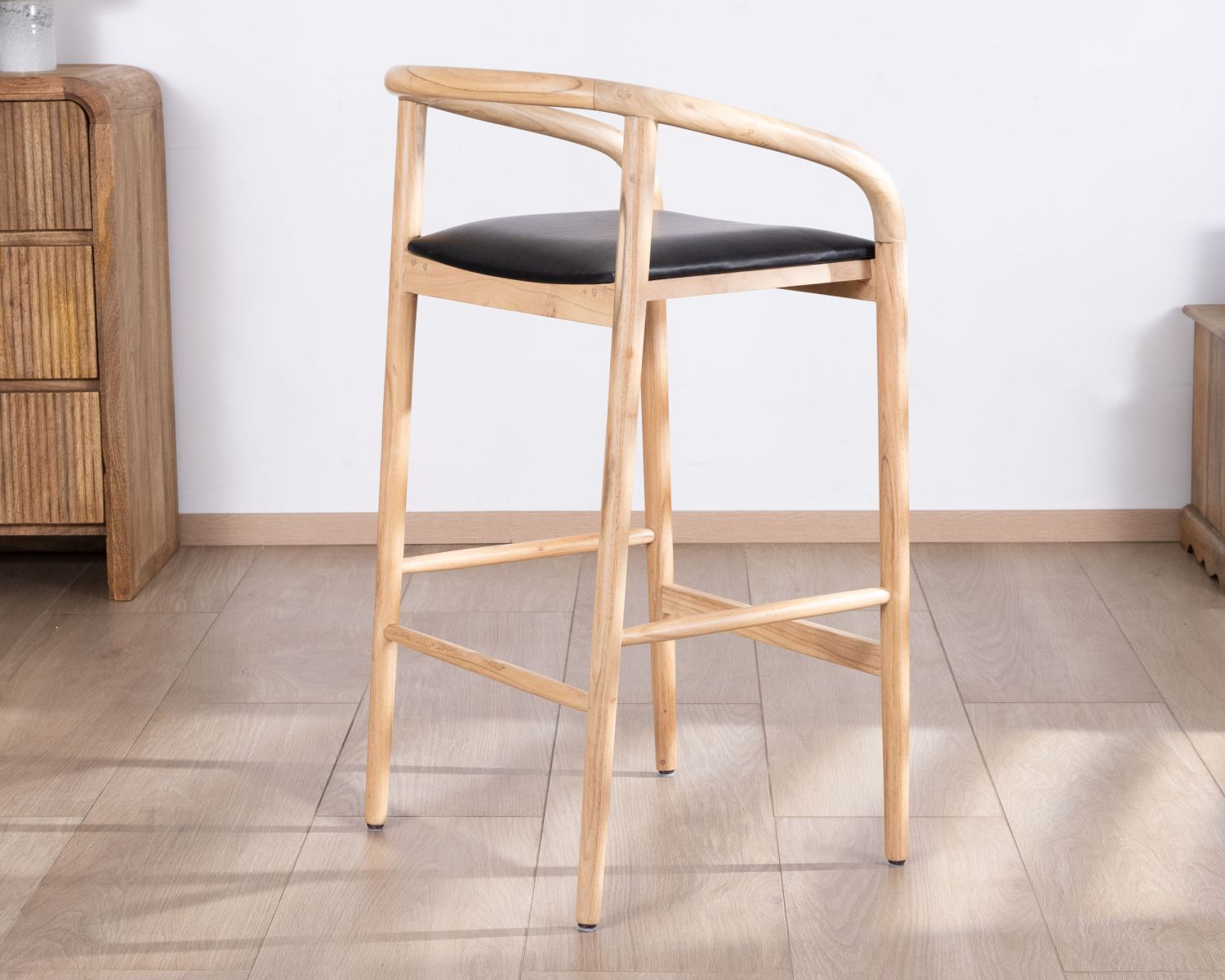 Sedia da bar "Vogue" in acacia naturale con seduta in PU nero