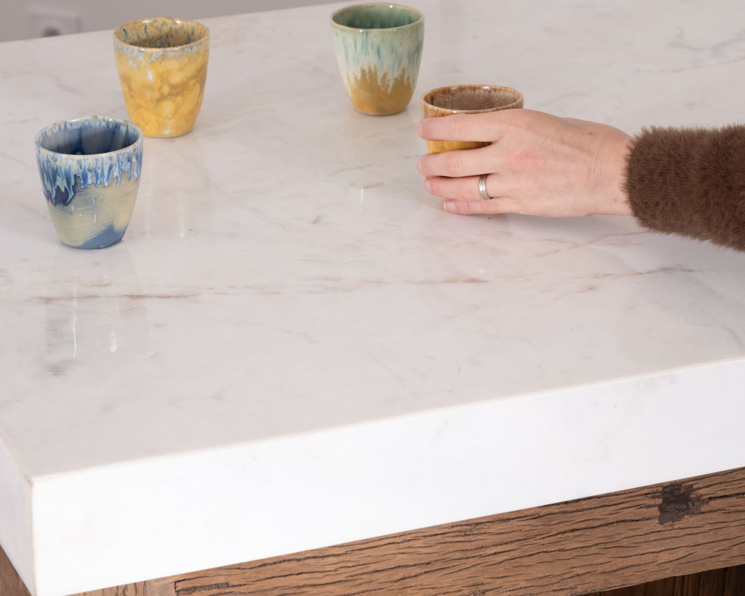  Blocco cucina "Grana" in teak di recupero con piano in marmo bianco