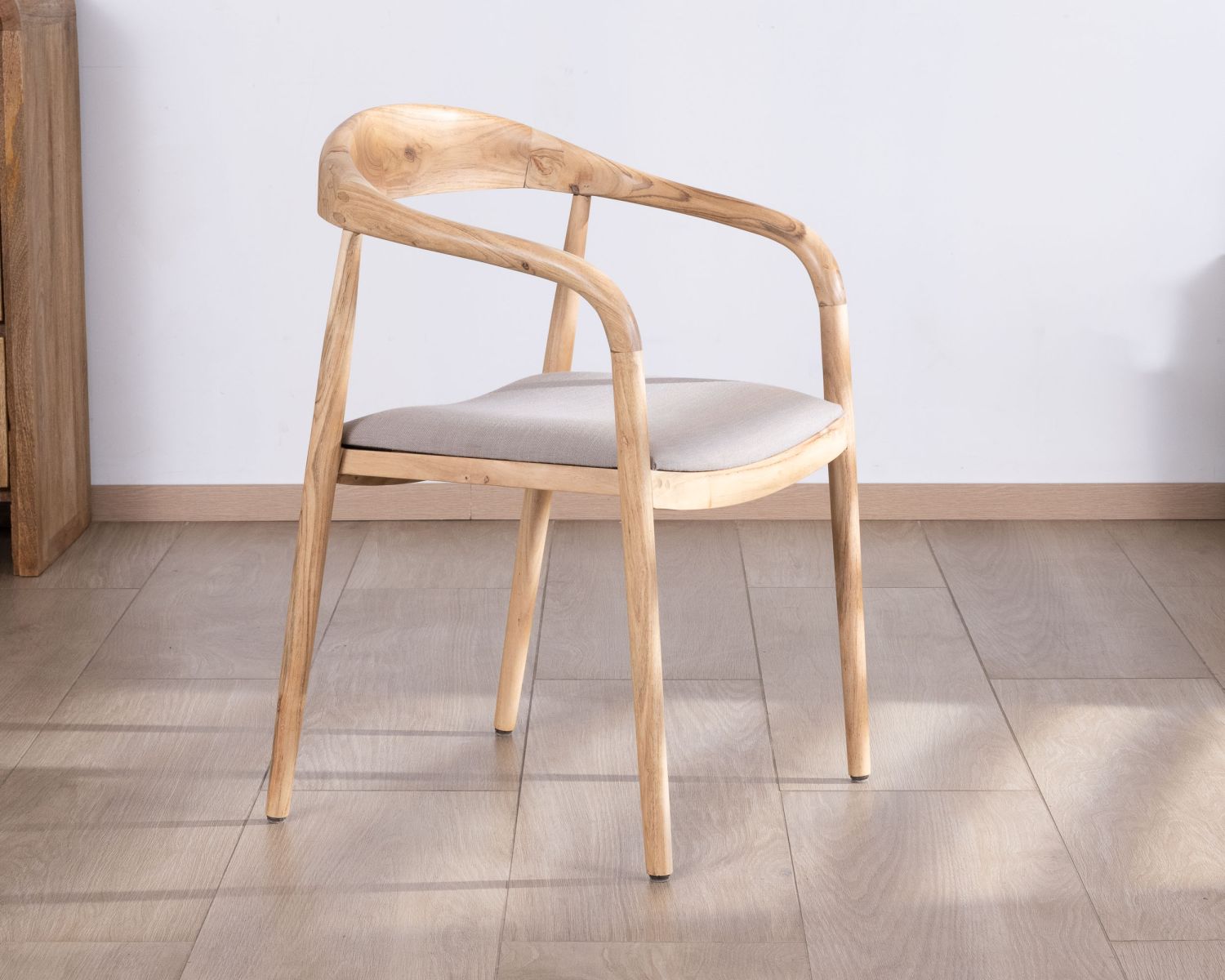 Set di 2 sedie da pranzo "Vogue" in acacia con seduta in tessuto beige