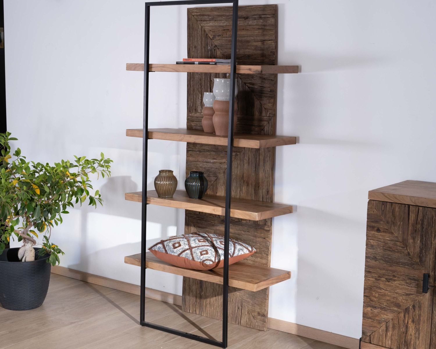 Libreria in acacia a 4 livelli in stile etnico "Geonidum