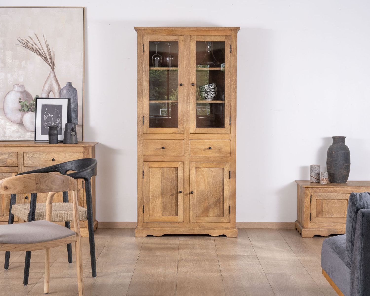 Armadio per le porcellane in stile country in legno di mango con ante in vetro "Sarah"