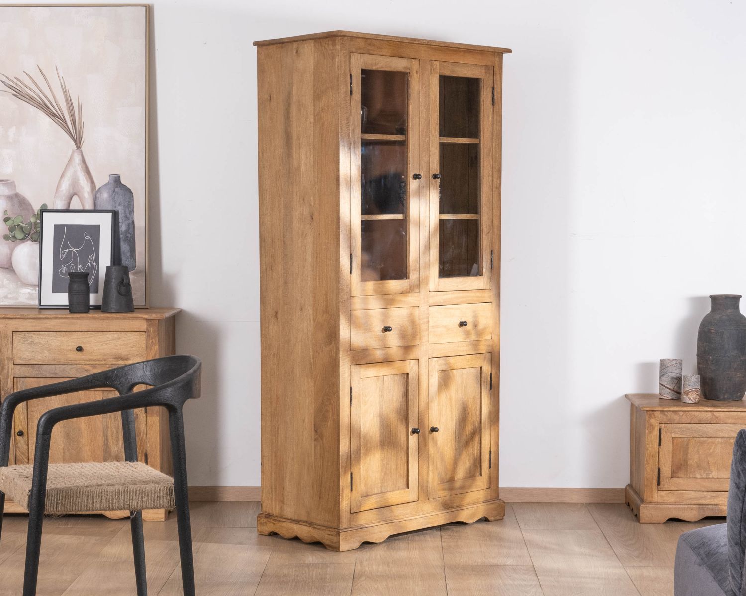 Armadio per le porcellane in stile country in legno di mango con ante in vetro "Sarah"