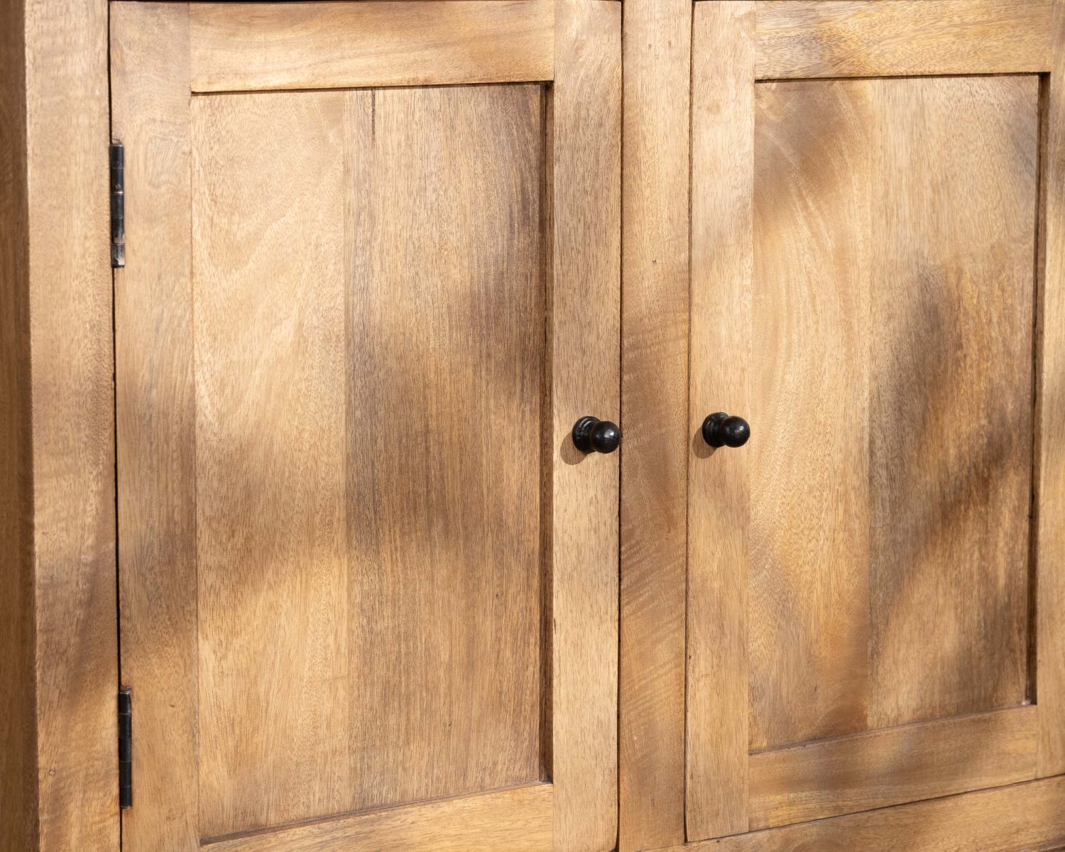 Armadio per le porcellane in stile country in legno di mango con ante in vetro "Sarah"