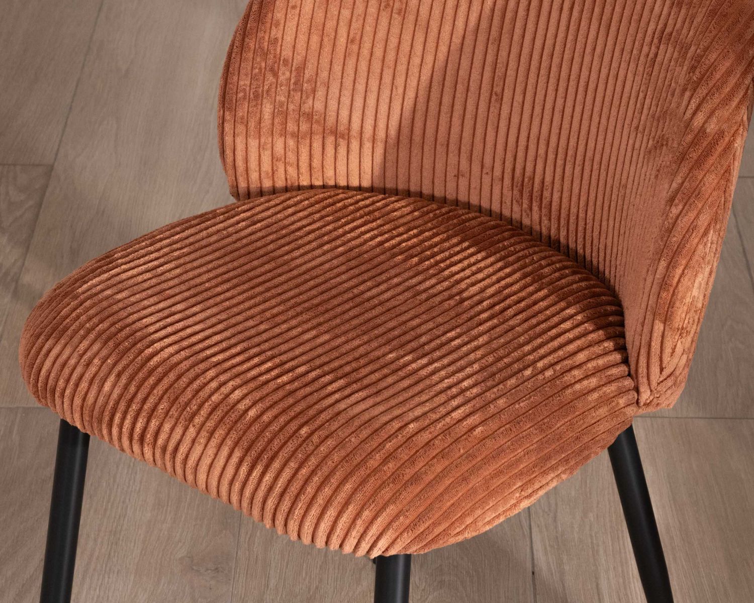 Set di 4 sedie da pranzo in stile retrò "Bellot" in velluto a coste color ruggine