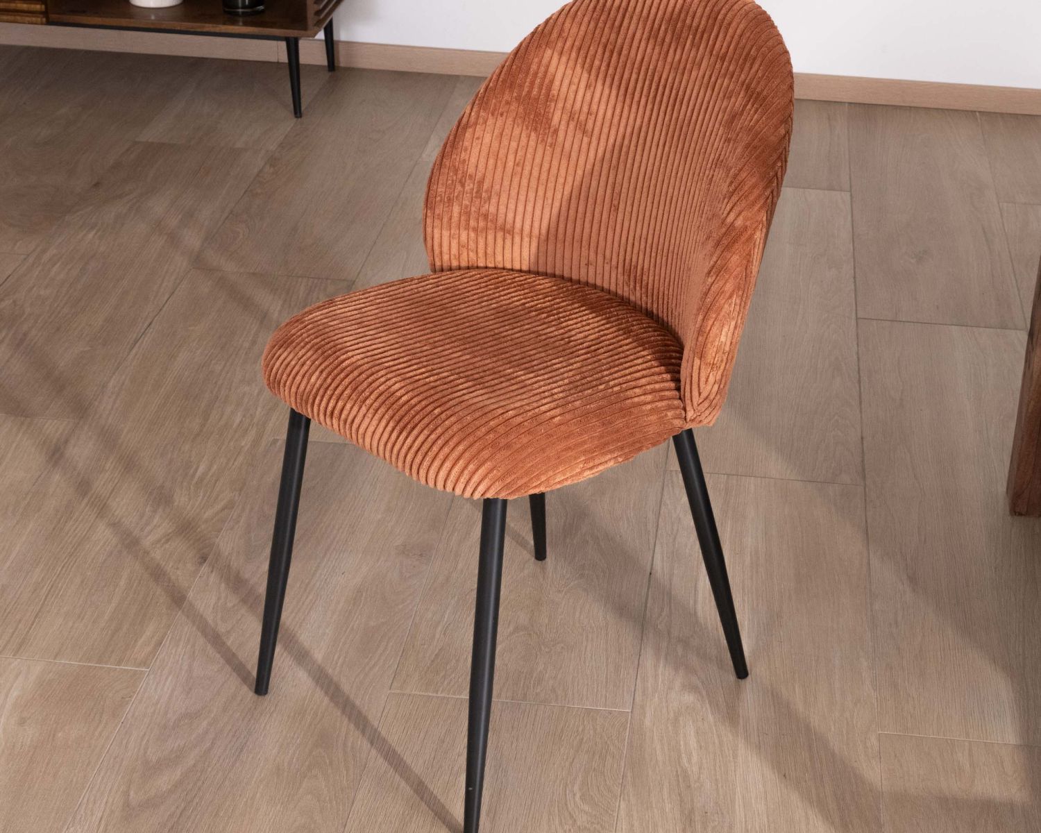 Set di 4 sedie da pranzo in stile retrò "Bellot" in velluto a coste color ruggine