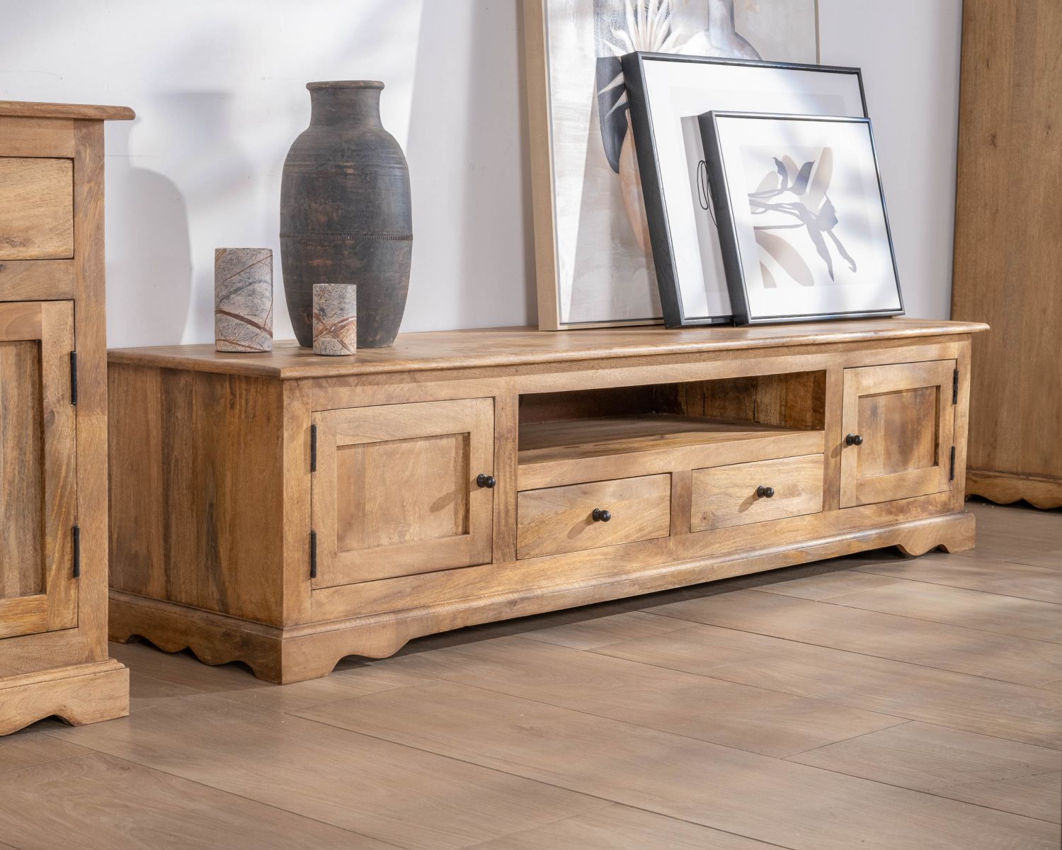 Grande porta TV country chic in legno di mango da 180 cm "Sarah