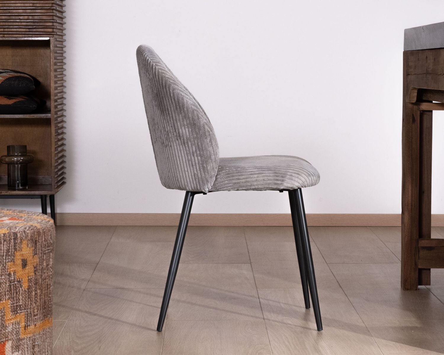 Set di 4 sedie da pranzo contemporanee "Bellot" in velluto a coste grigio