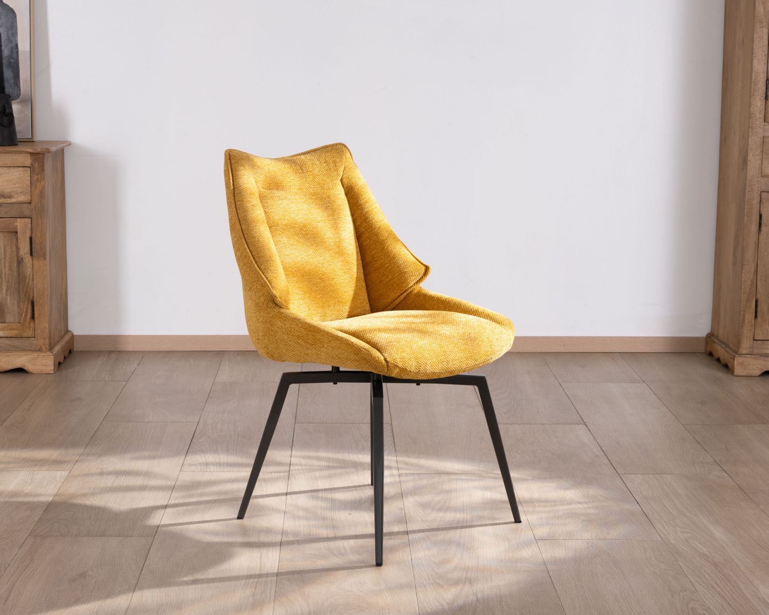 Set di 2 sedie da pranzo vintage "Niko" in tessuto giallo senape