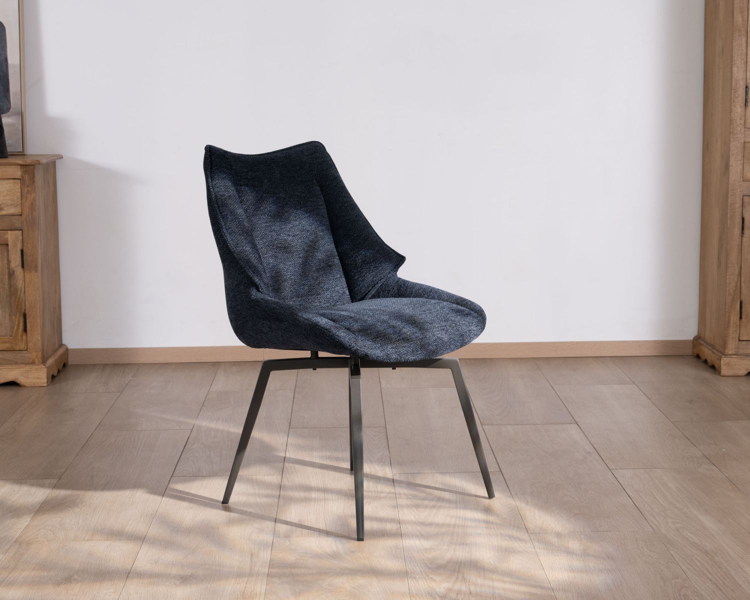 Set di 2 sedie da pranzo in stile vintage con tessuto blu scuro e gambe in metallo "Niko"