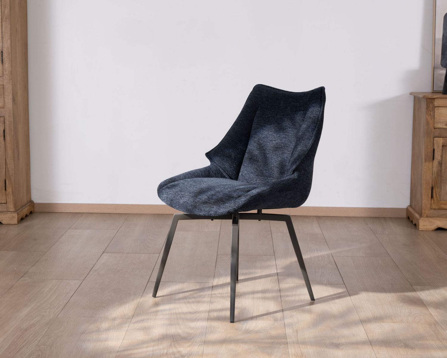 Set di 2 sedie da pranzo in stile vintage con tessuto blu scuro e gambe in metallo "Niko"