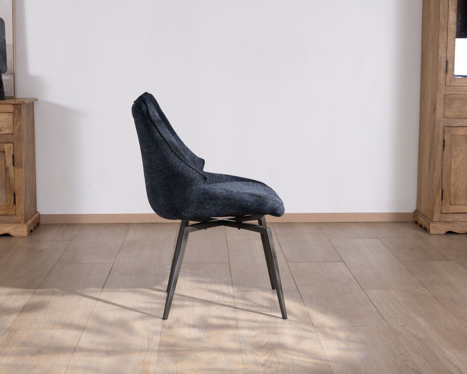 Set di 2 sedie da pranzo in stile vintage con tessuto blu scuro e gambe in metallo "Niko"