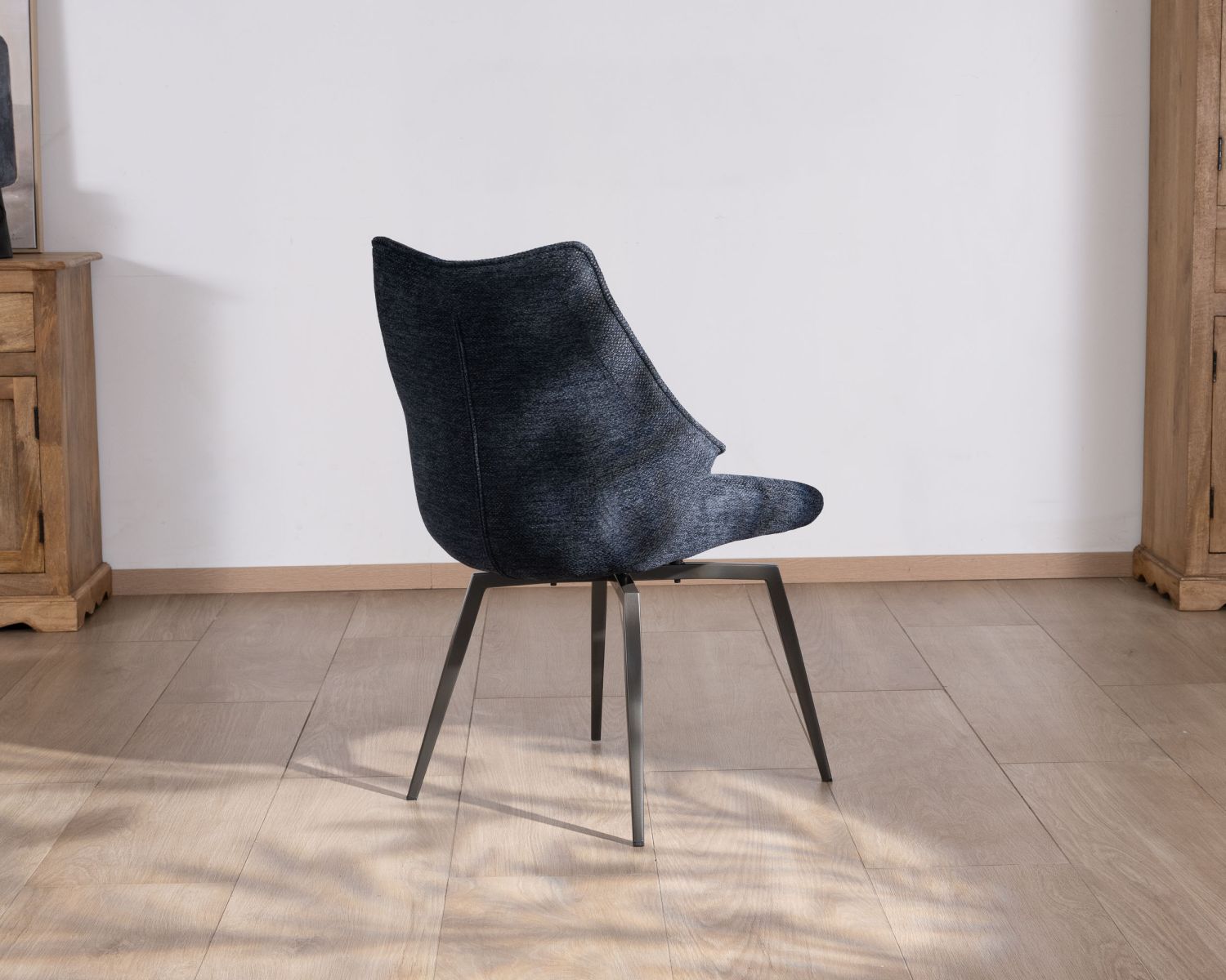 Set di 2 sedie da pranzo in stile vintage con tessuto blu scuro e gambe in metallo "Niko"